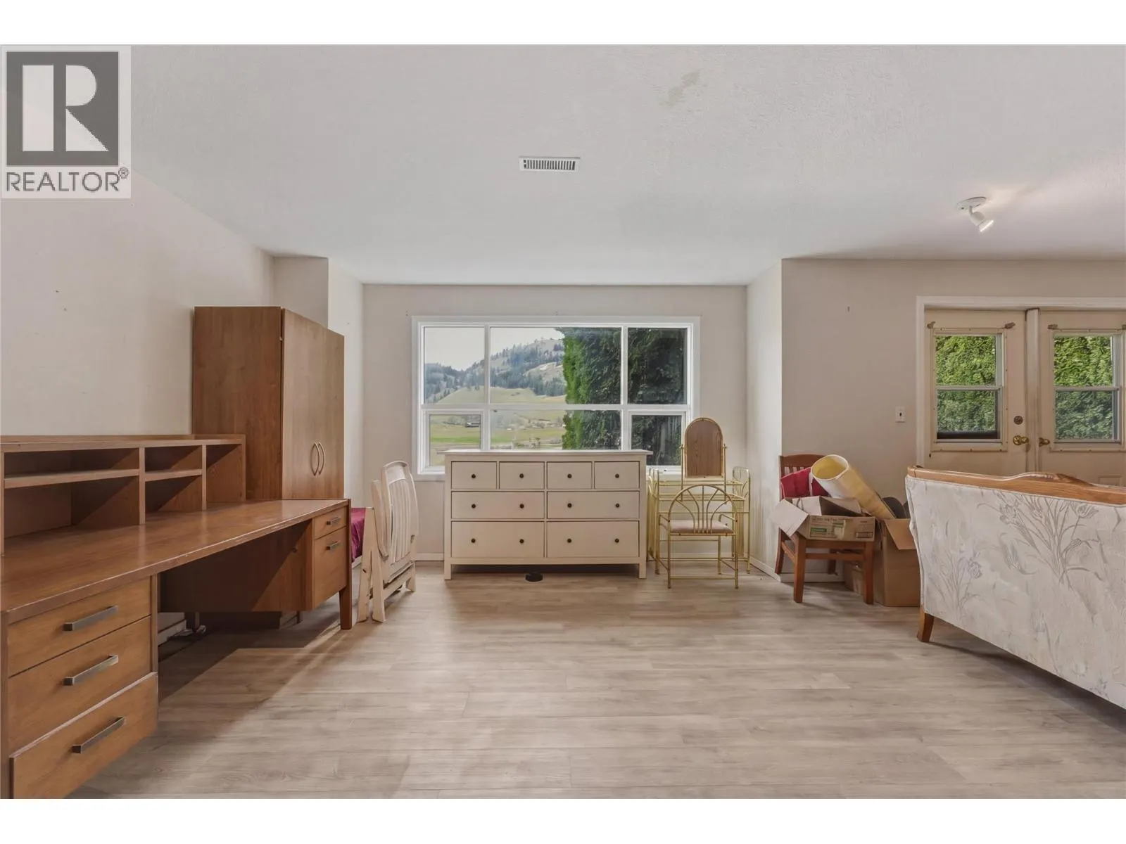 4864 South Grandview Flats Road