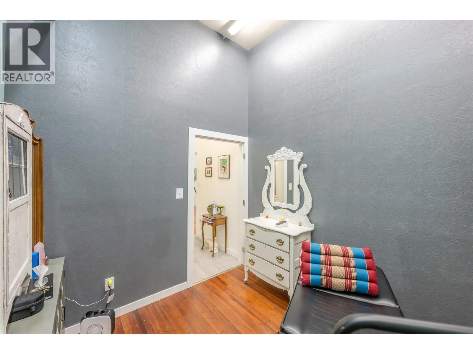 6222 Main Street