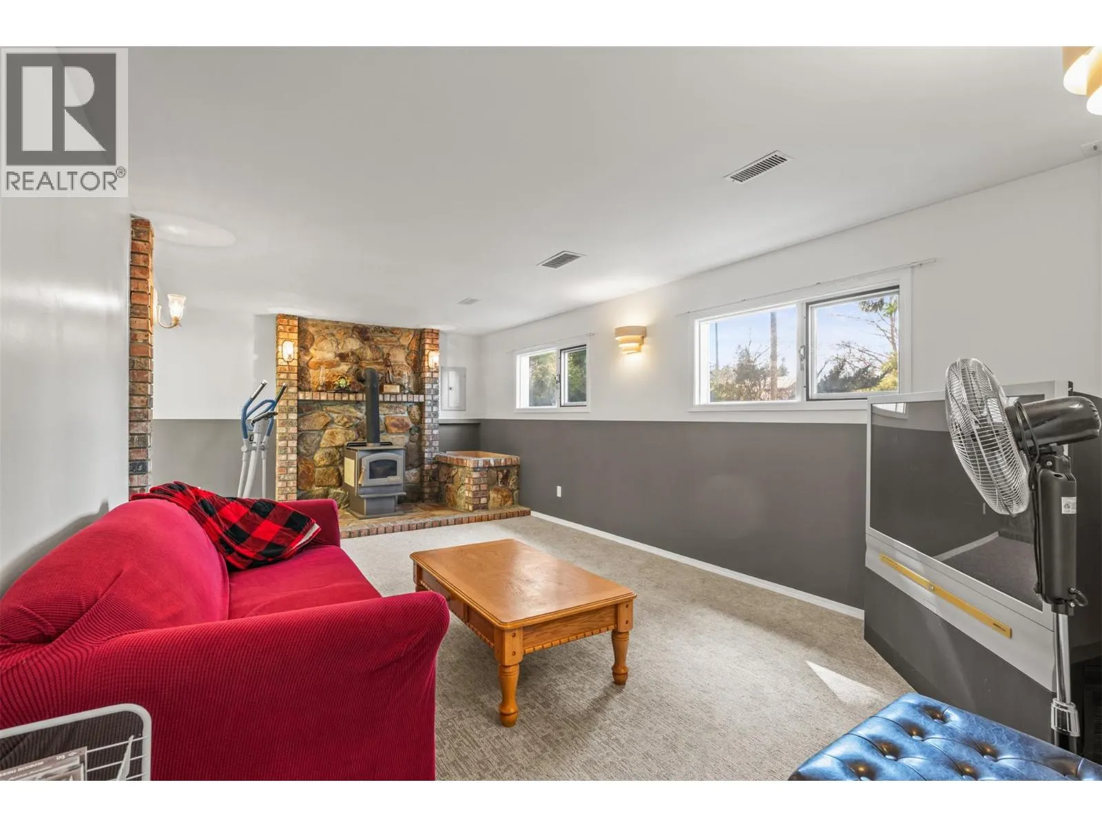 3419 Larch Drive
