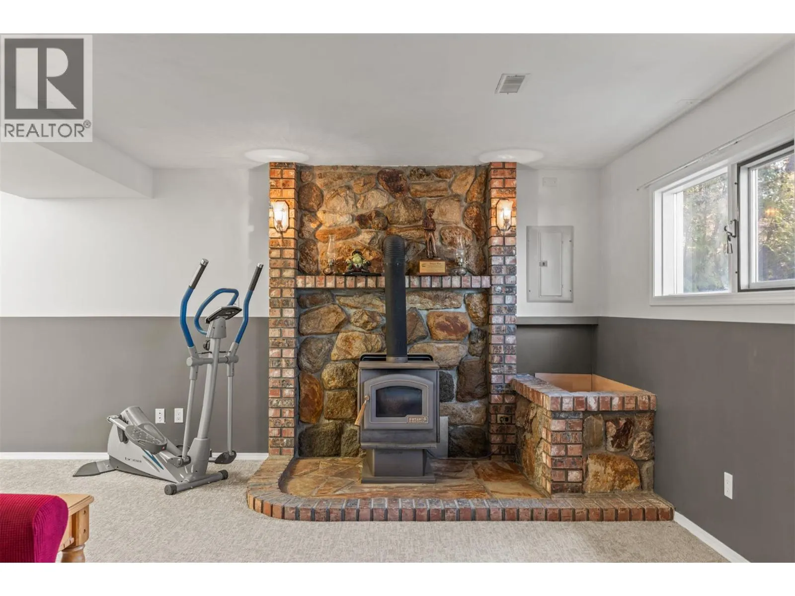 3419 Larch Drive