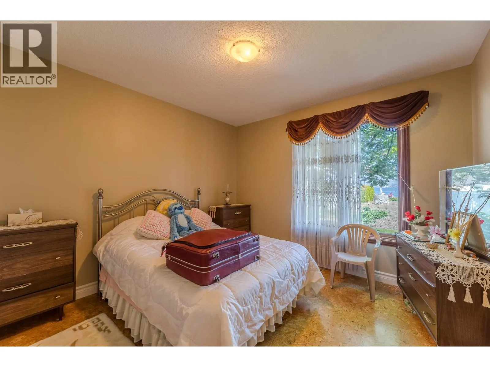 2350 Landry Crescent