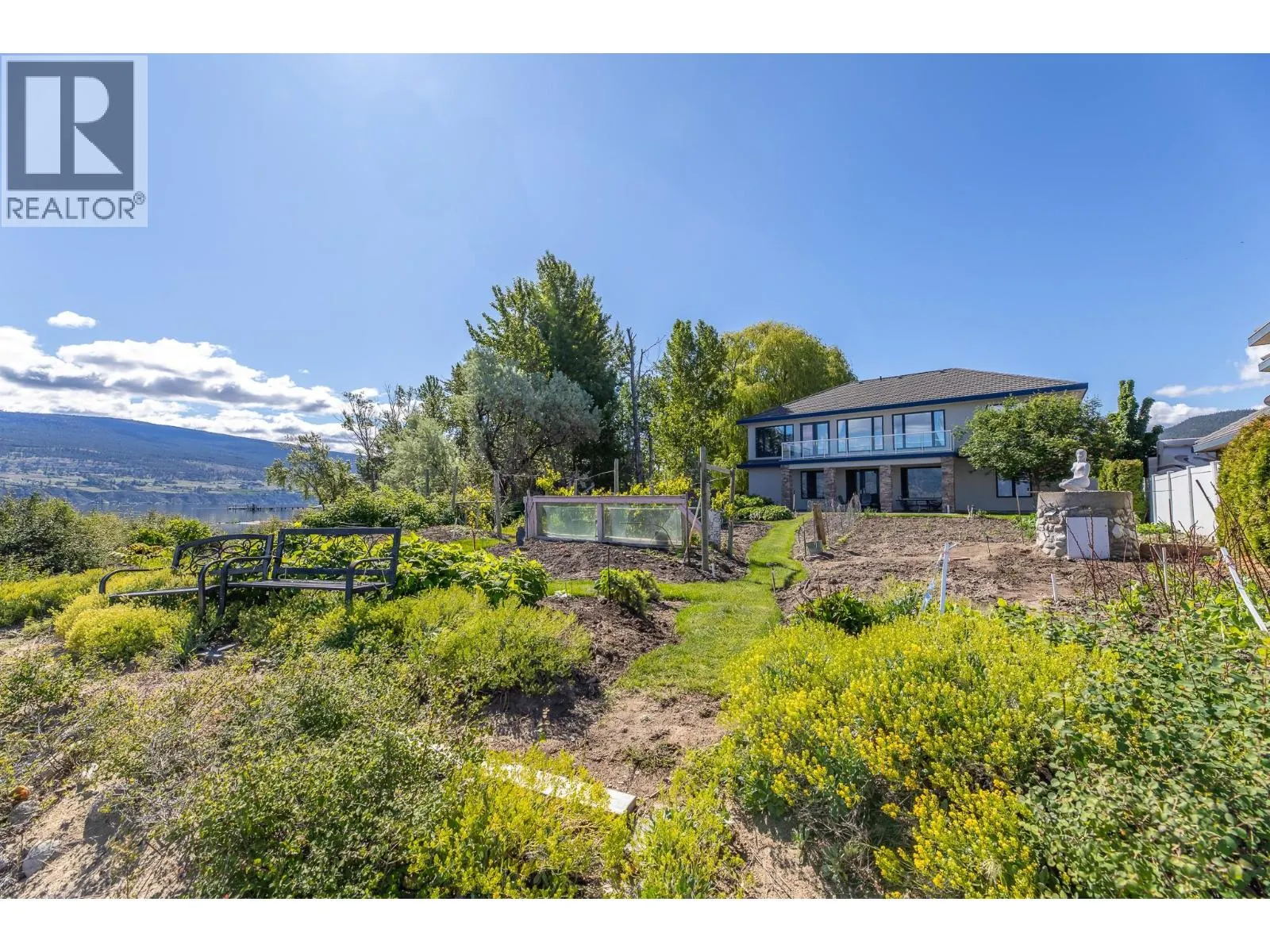 2350 Landry Crescent