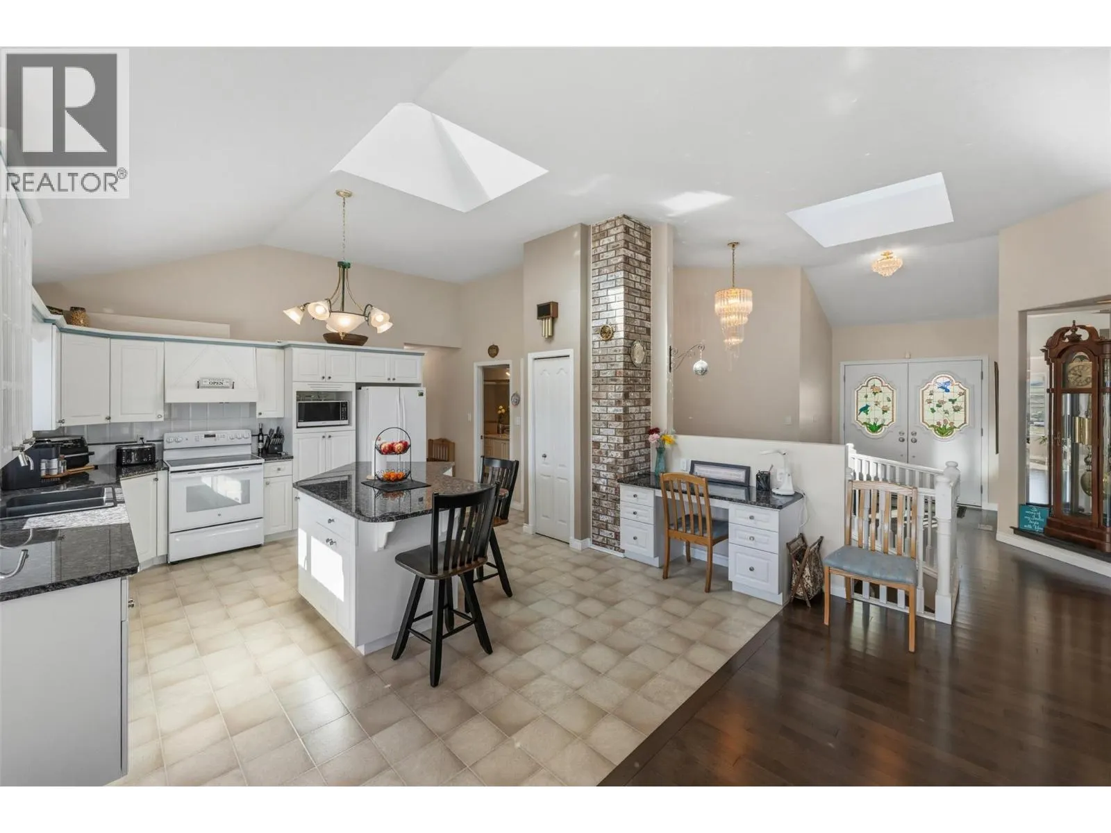 600 PONDEROSA Road