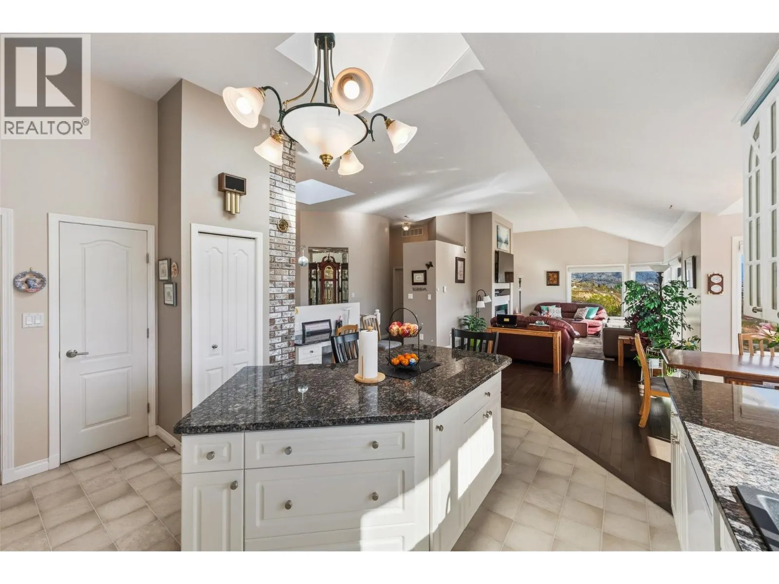 600 PONDEROSA Road