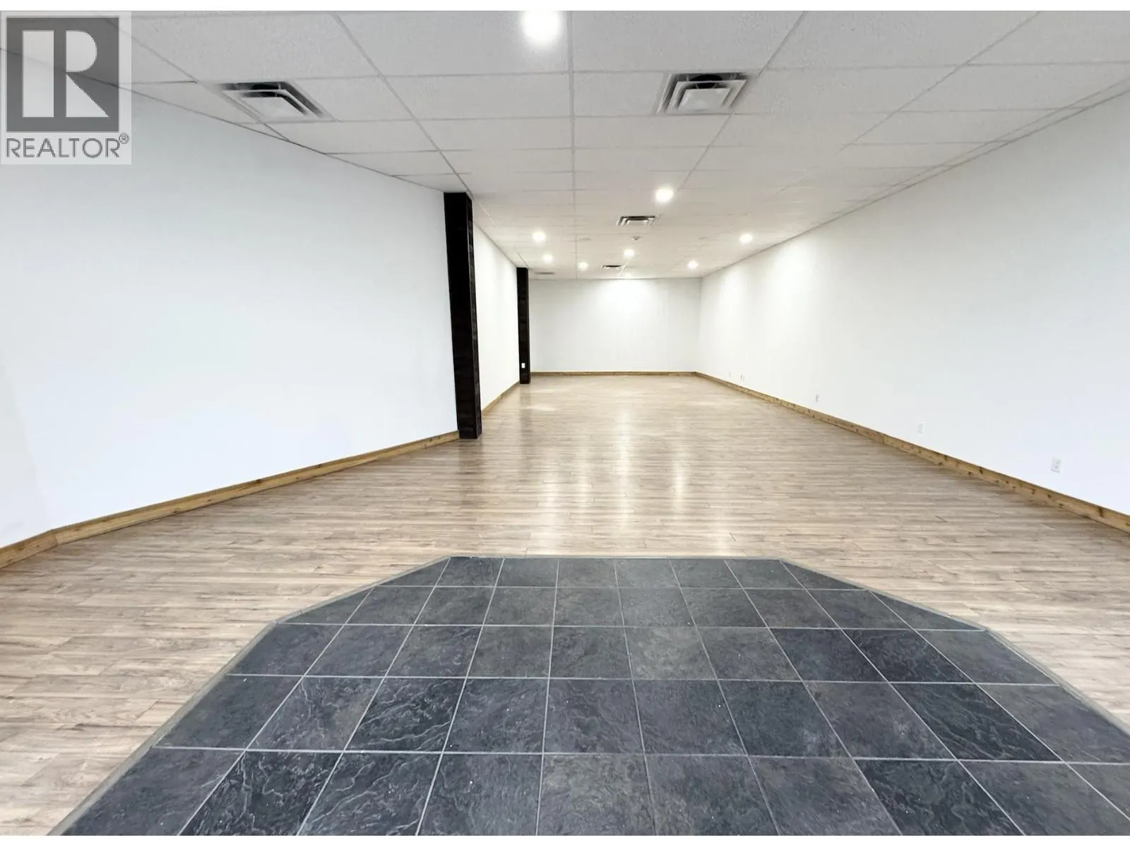 2500 53 Avenue Unit# 102