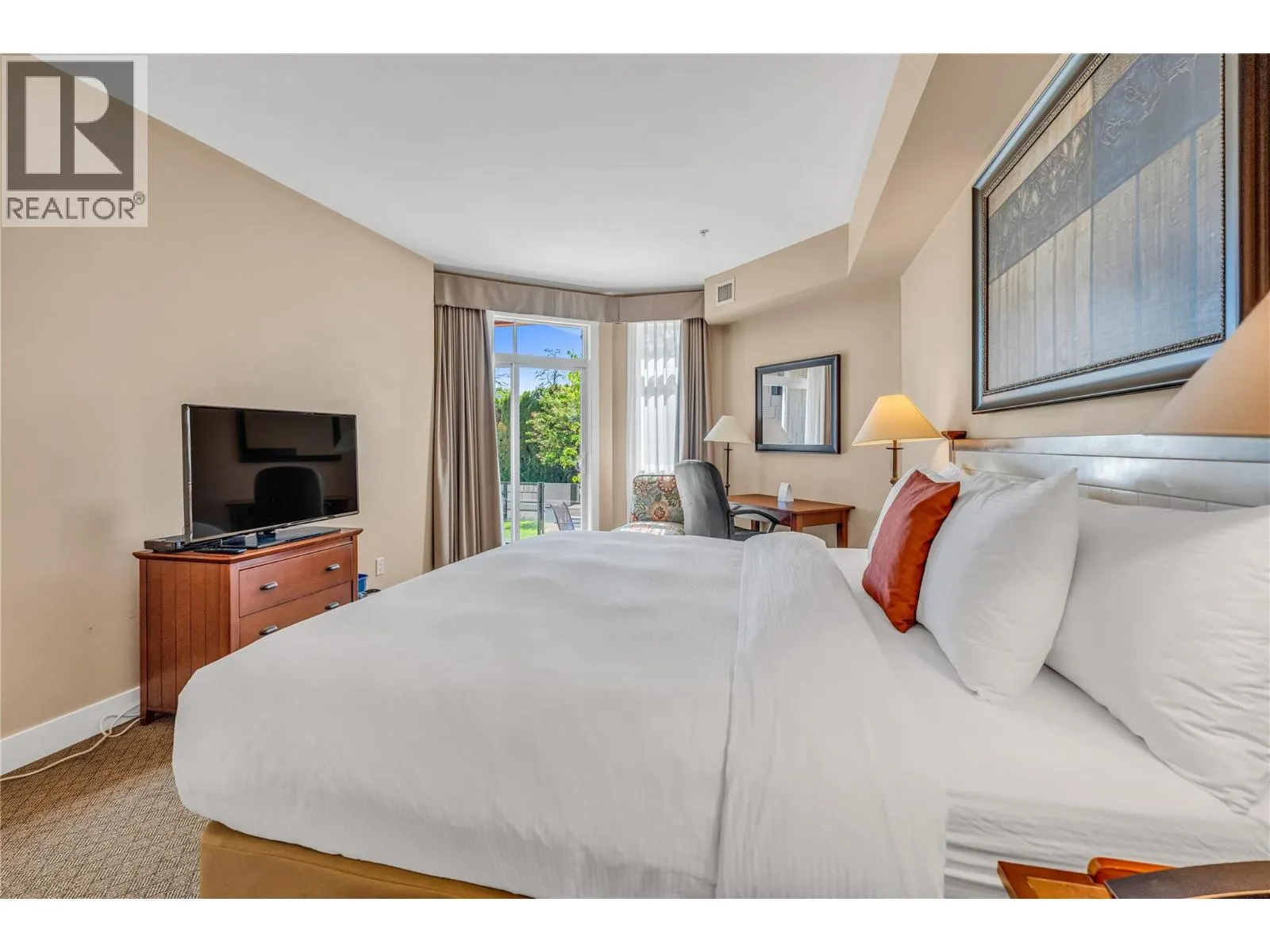 12811 Lakeshore Drive S Unit# 410/411