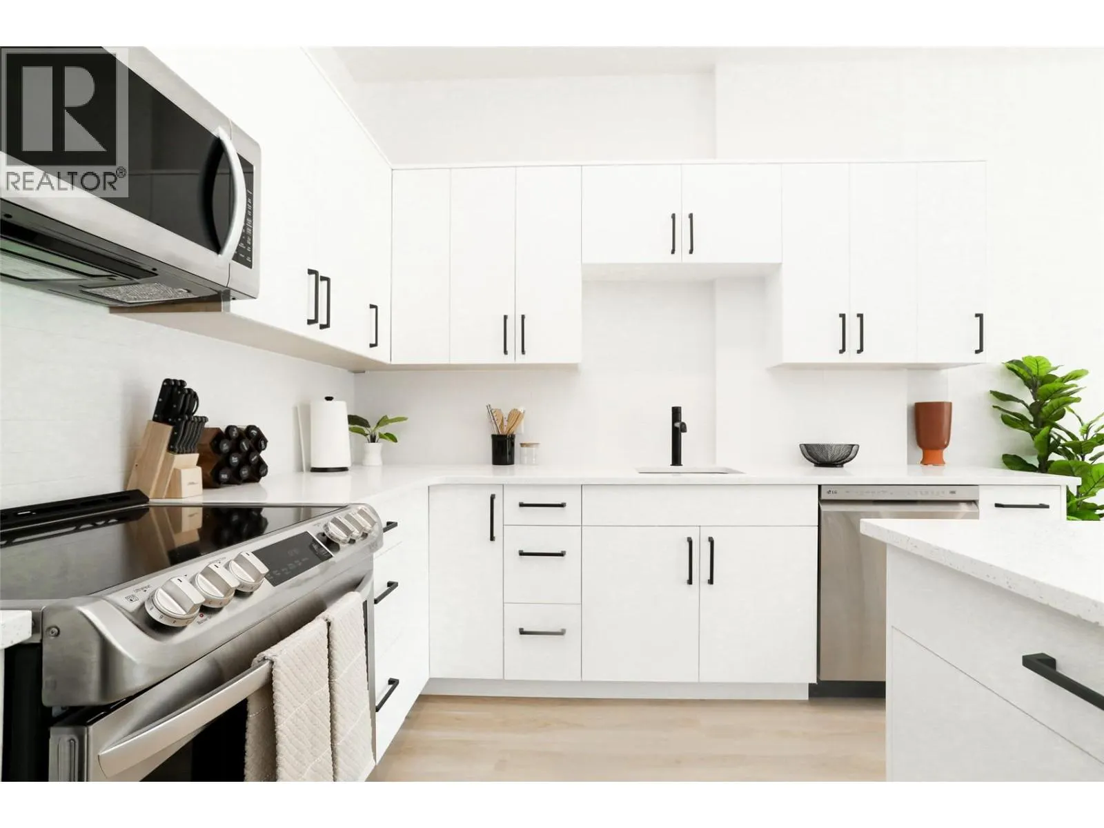 850 RAILWAY Lane Unit# 103