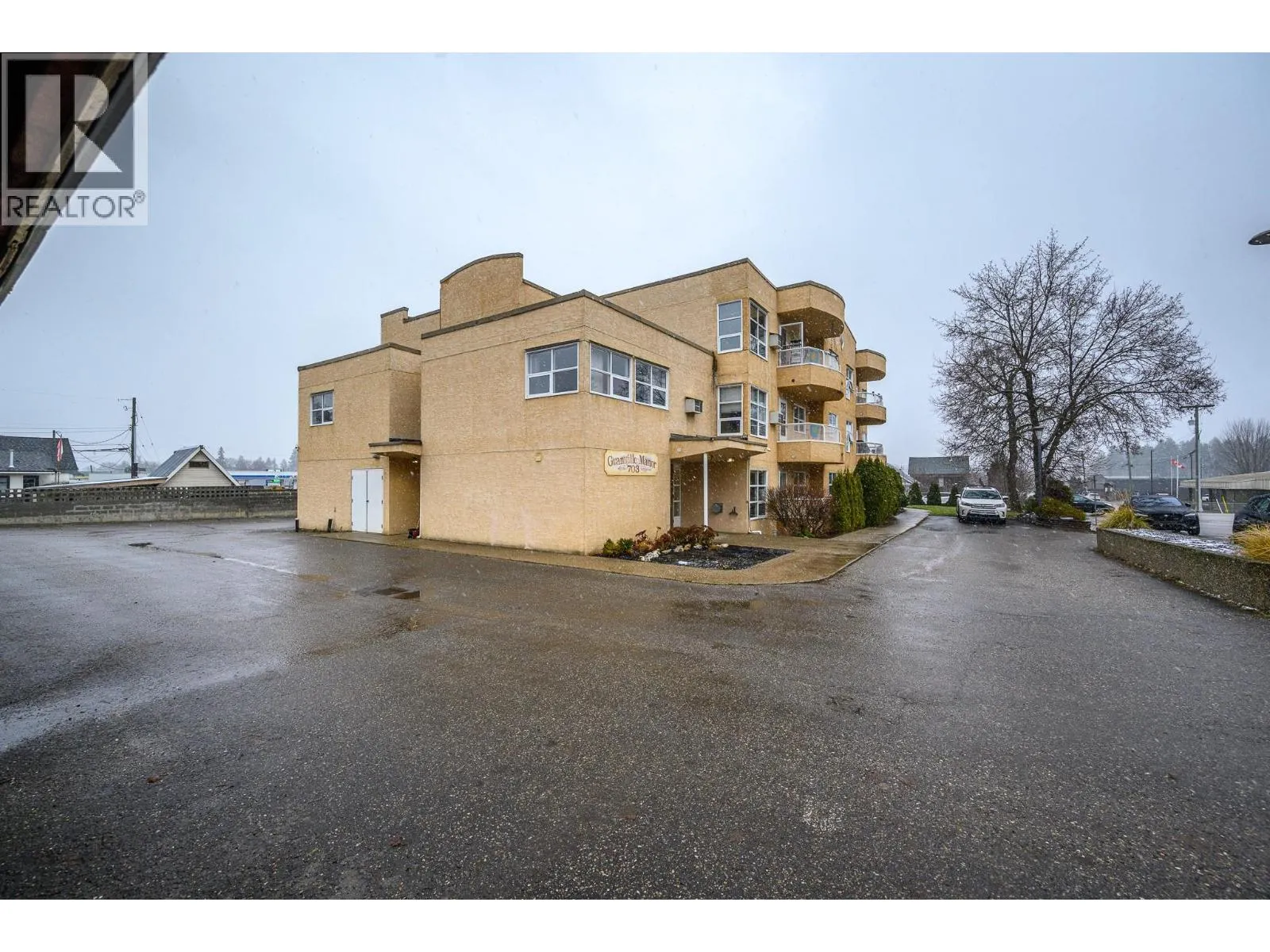 703 Granville Avenue Unit# 104