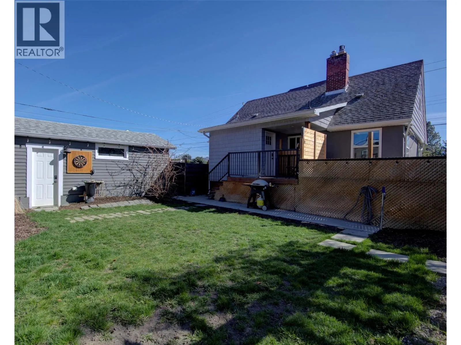 1505 32 Avenue