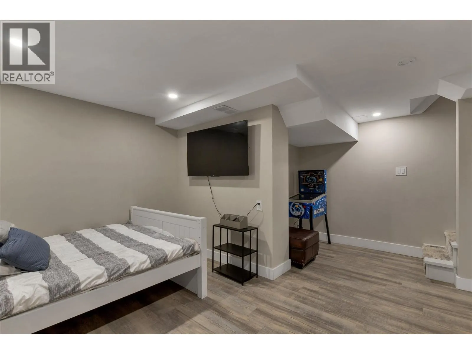 1505 32 Avenue