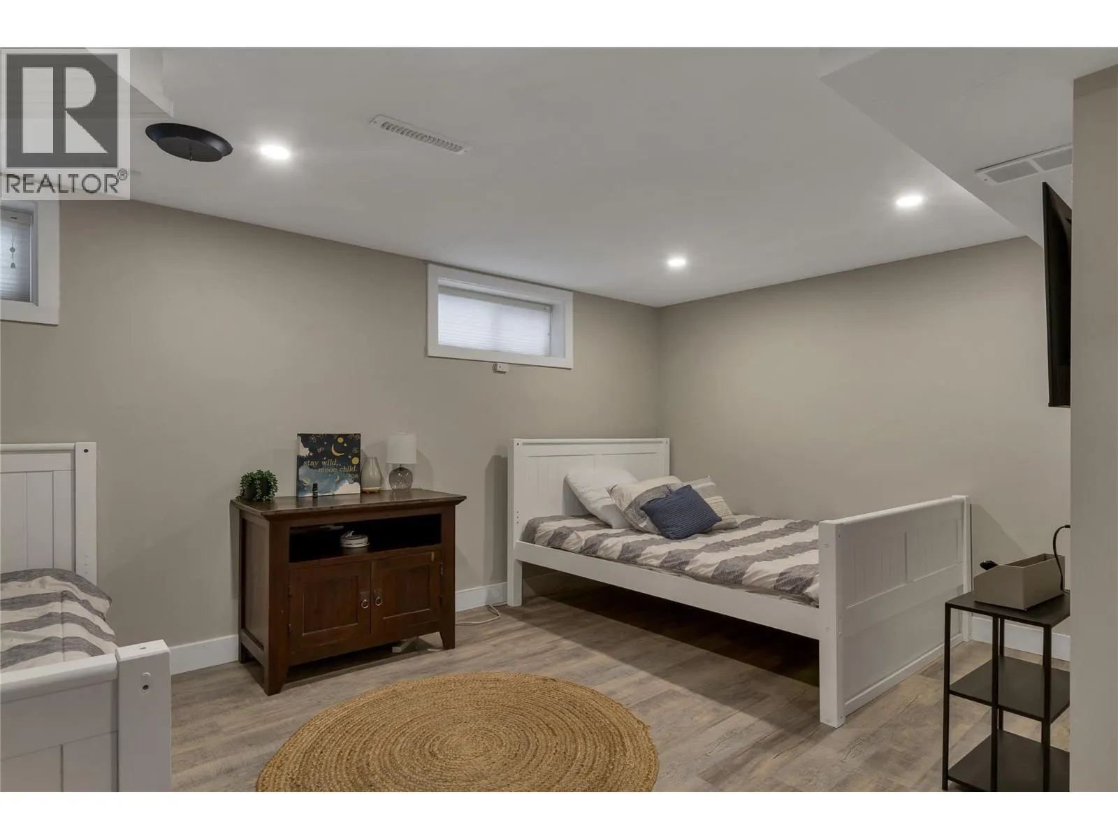 1505 32 Avenue
