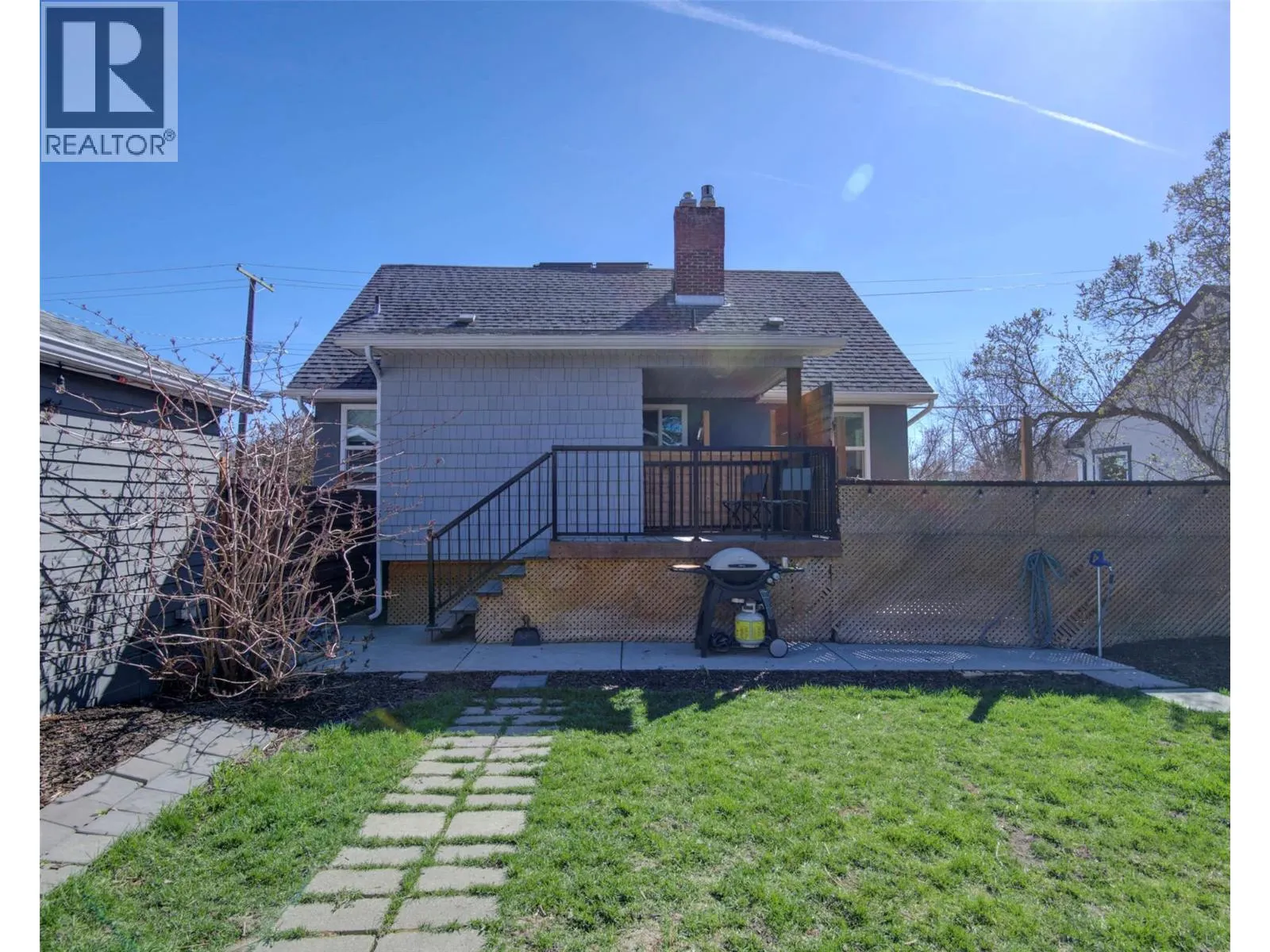 1505 32 Avenue