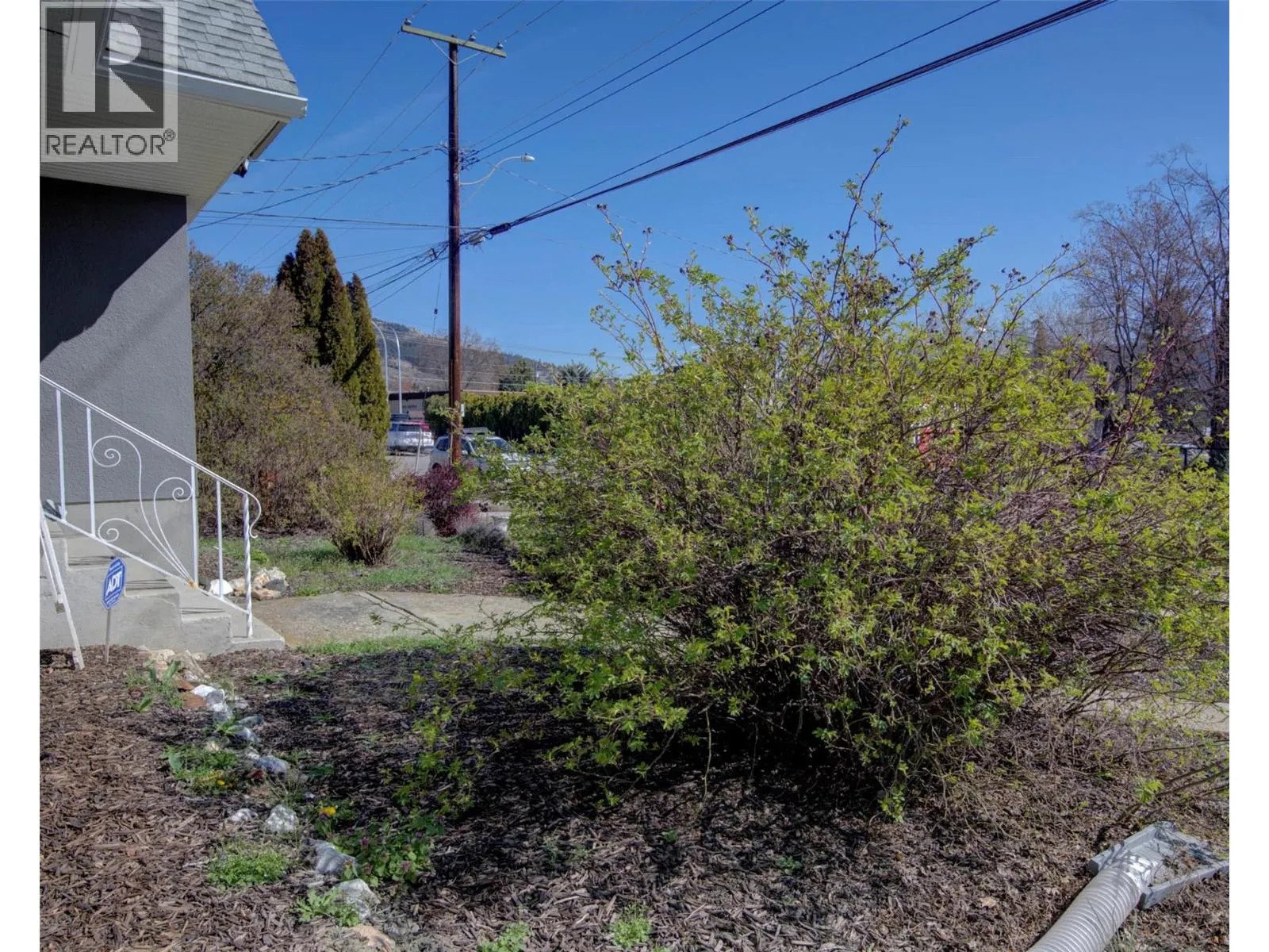 1505 32 Avenue