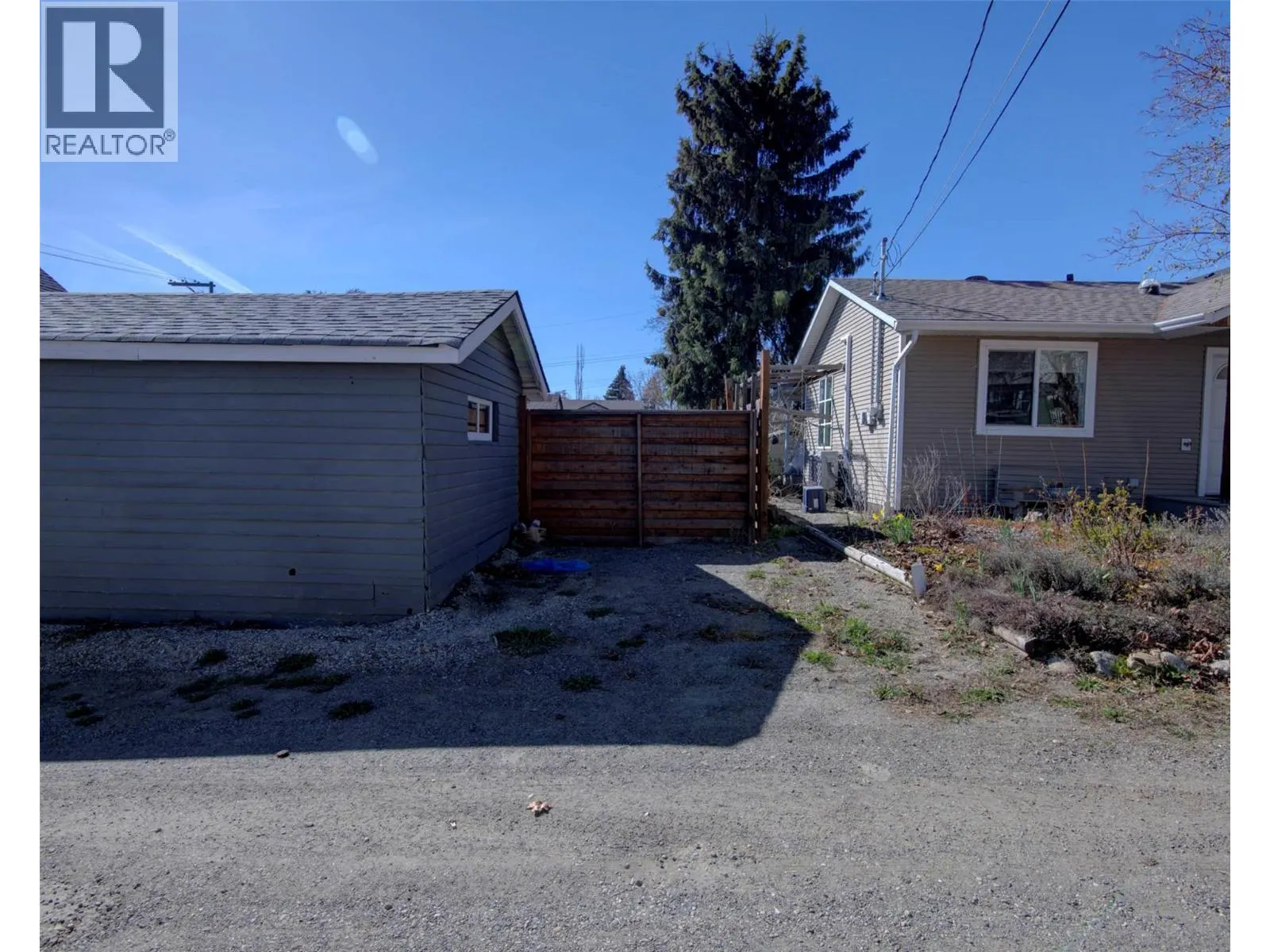 1505 32 Avenue