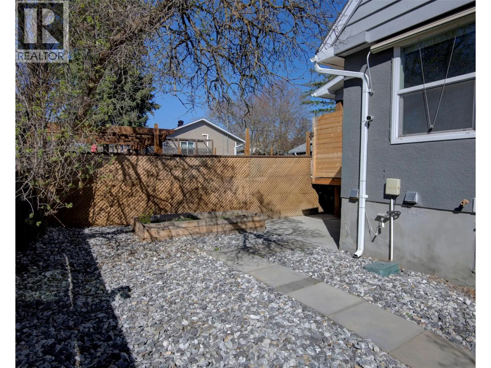 1505 32 Avenue