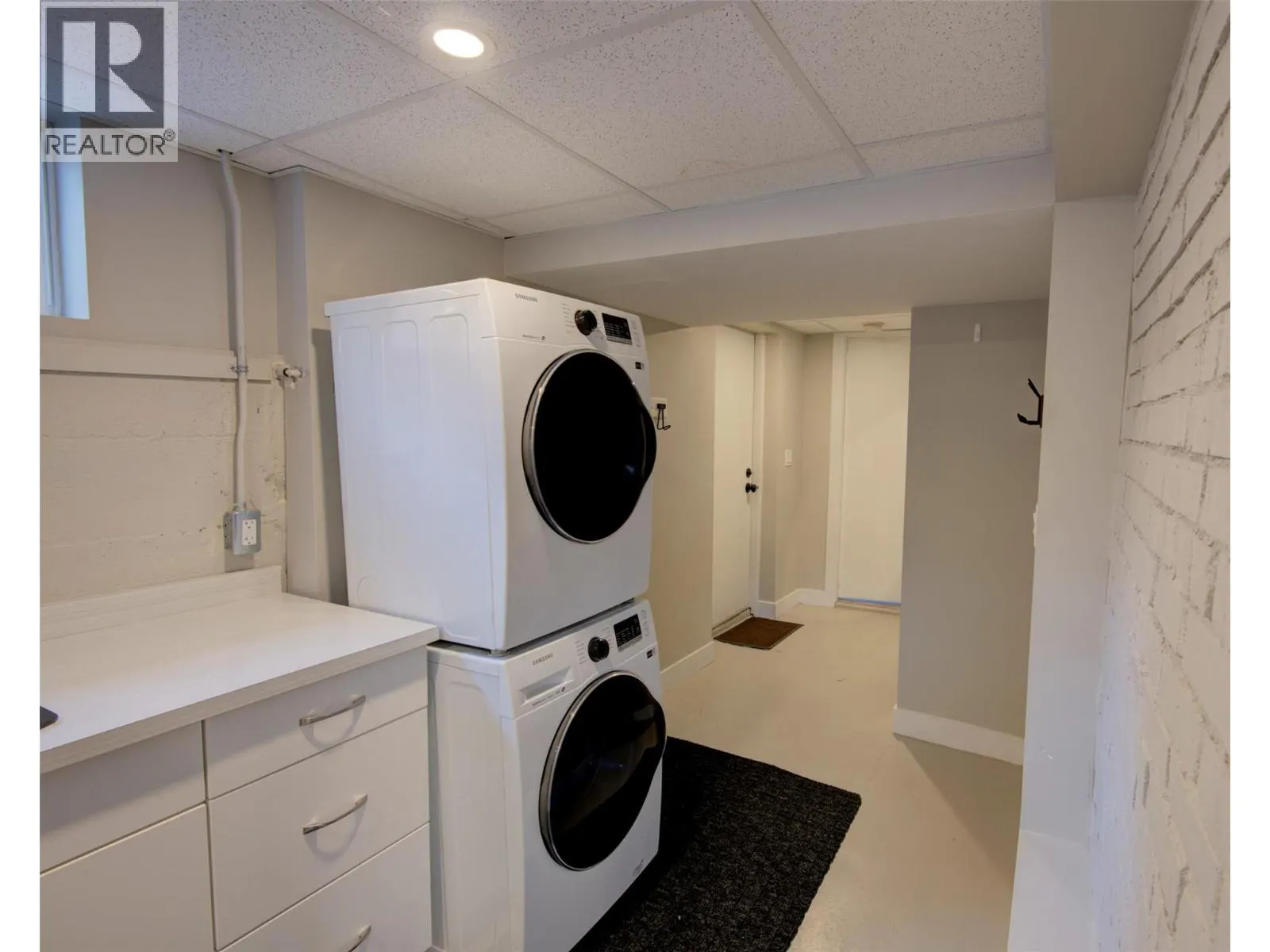 1505 32 Avenue