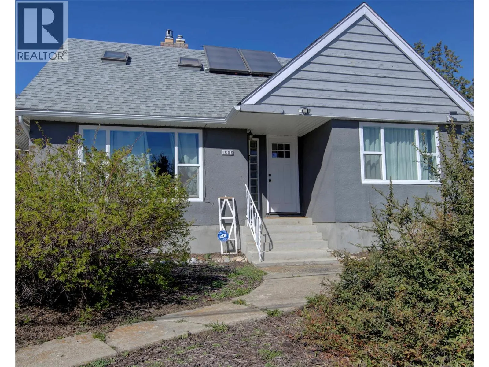 1505 32 Avenue
