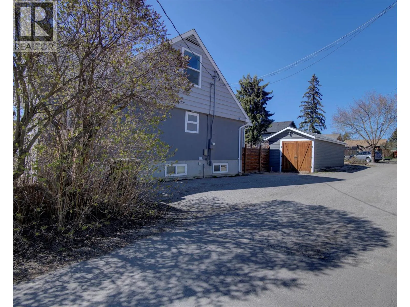 1505 32 Avenue