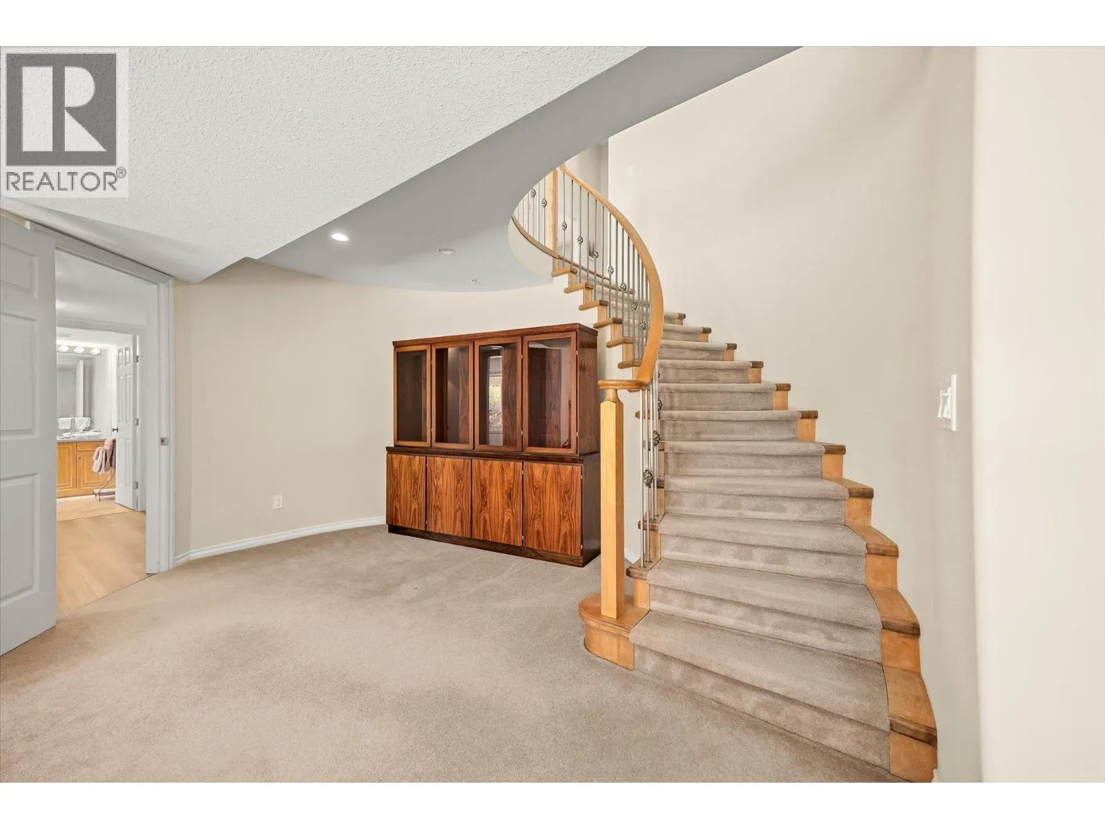 6157 Gillam Crescent