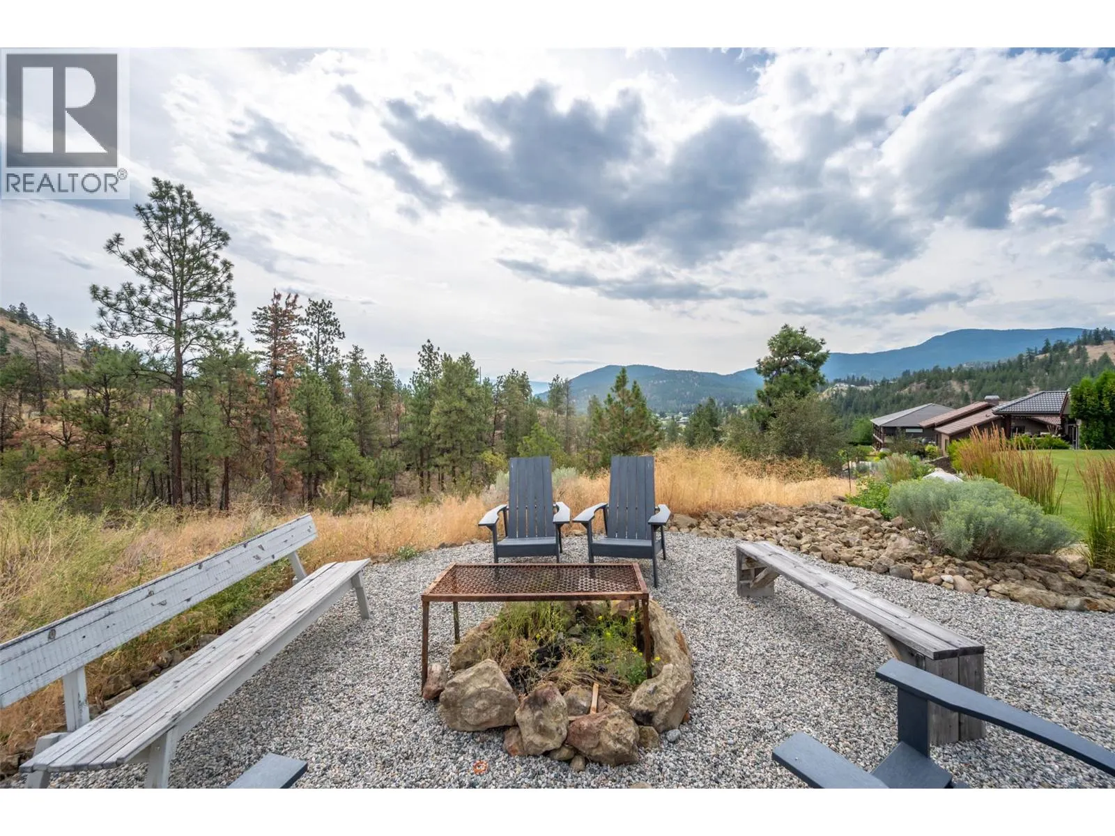 6709 VICTORIA Road Unit# 21