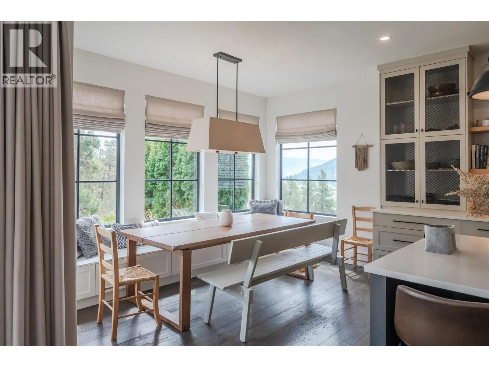 6709 VICTORIA Road Unit# 21