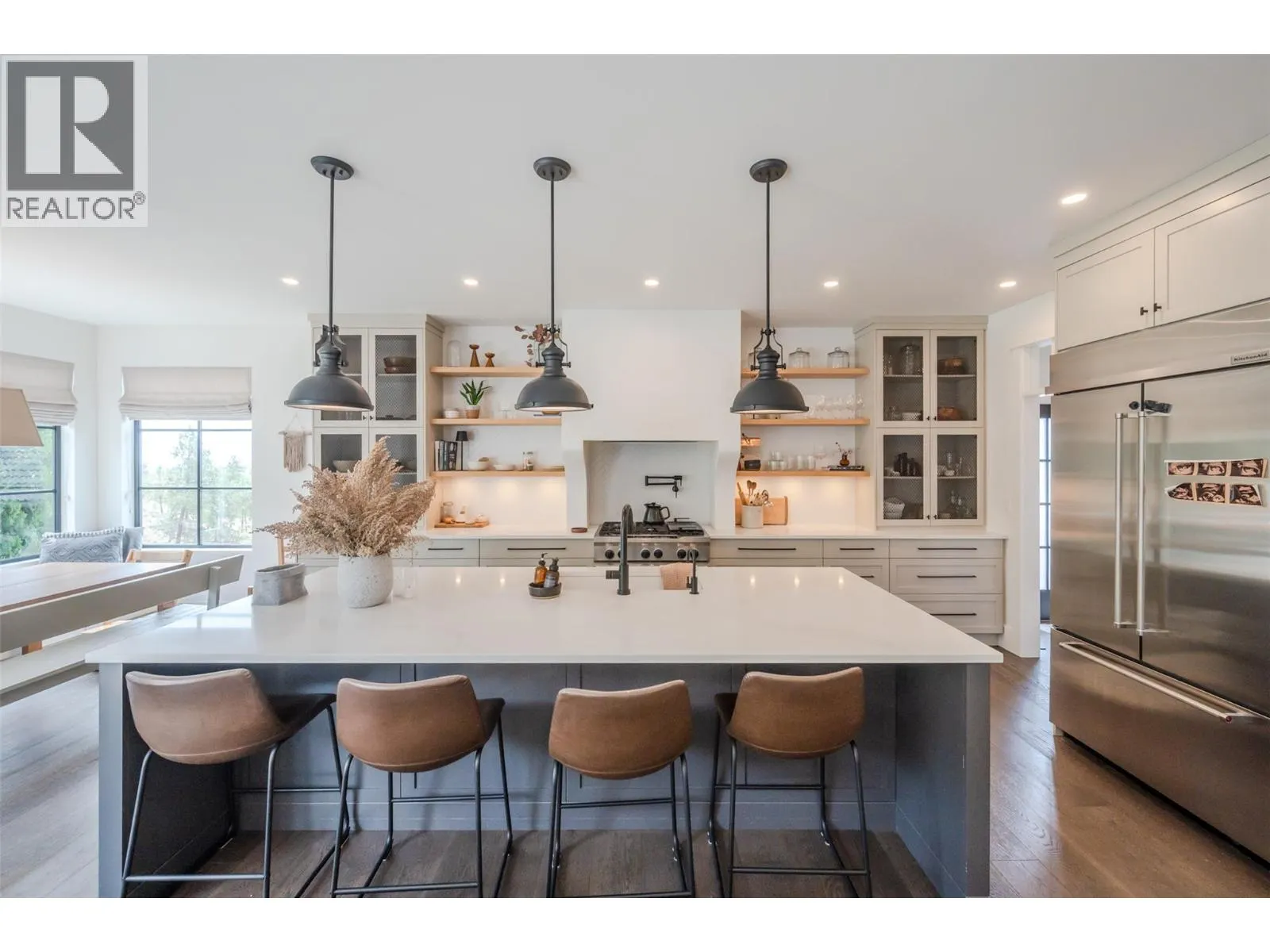 6709 VICTORIA Road Unit# 21