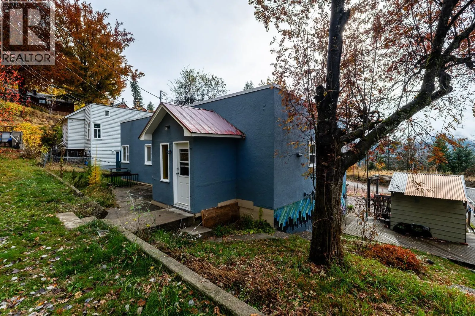 2260 LEROI Avenue