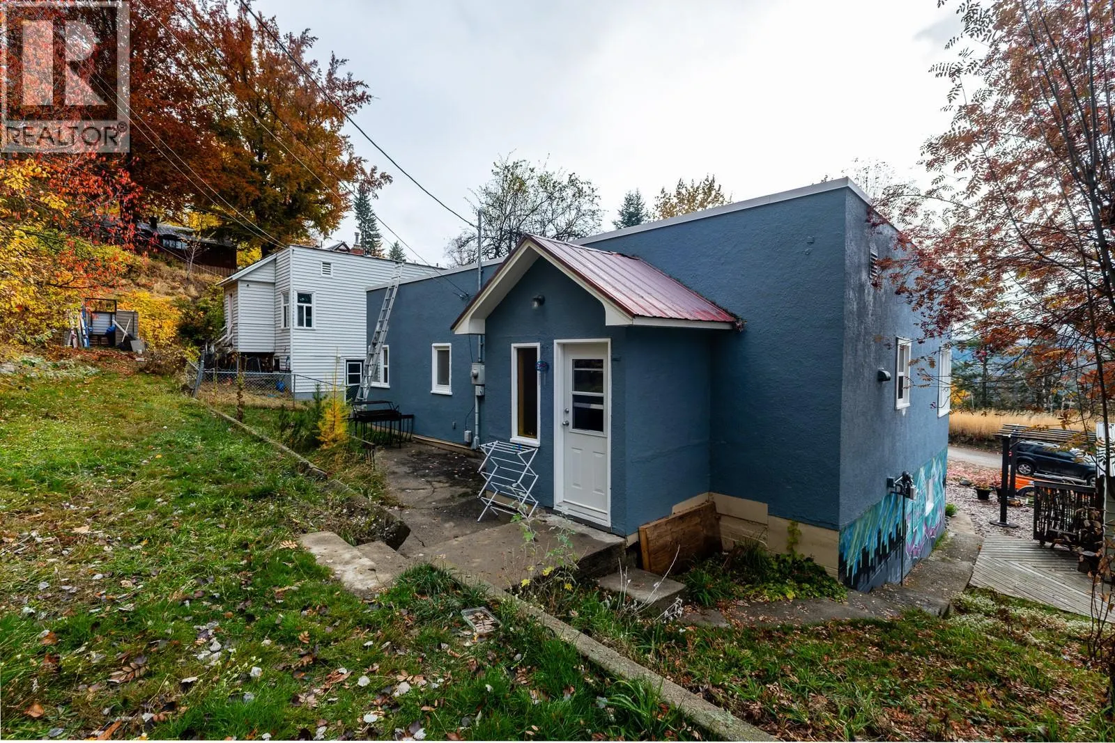2260 LEROI Avenue