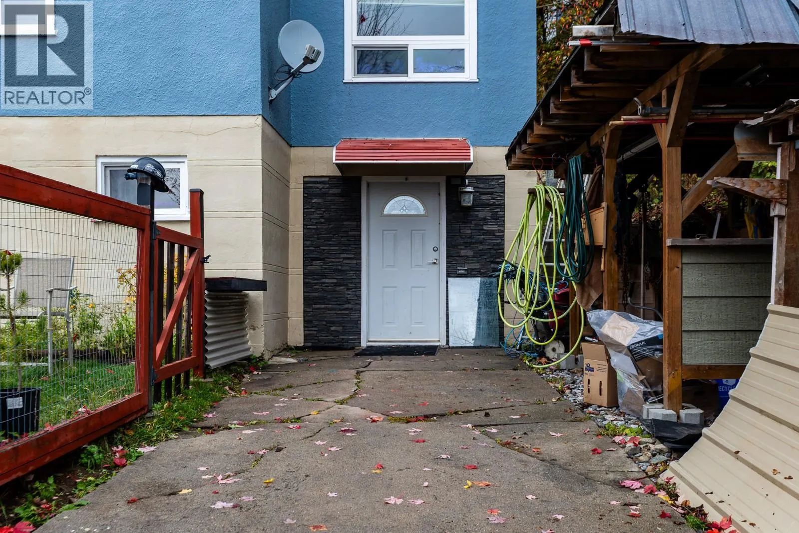 2260 LEROI Avenue