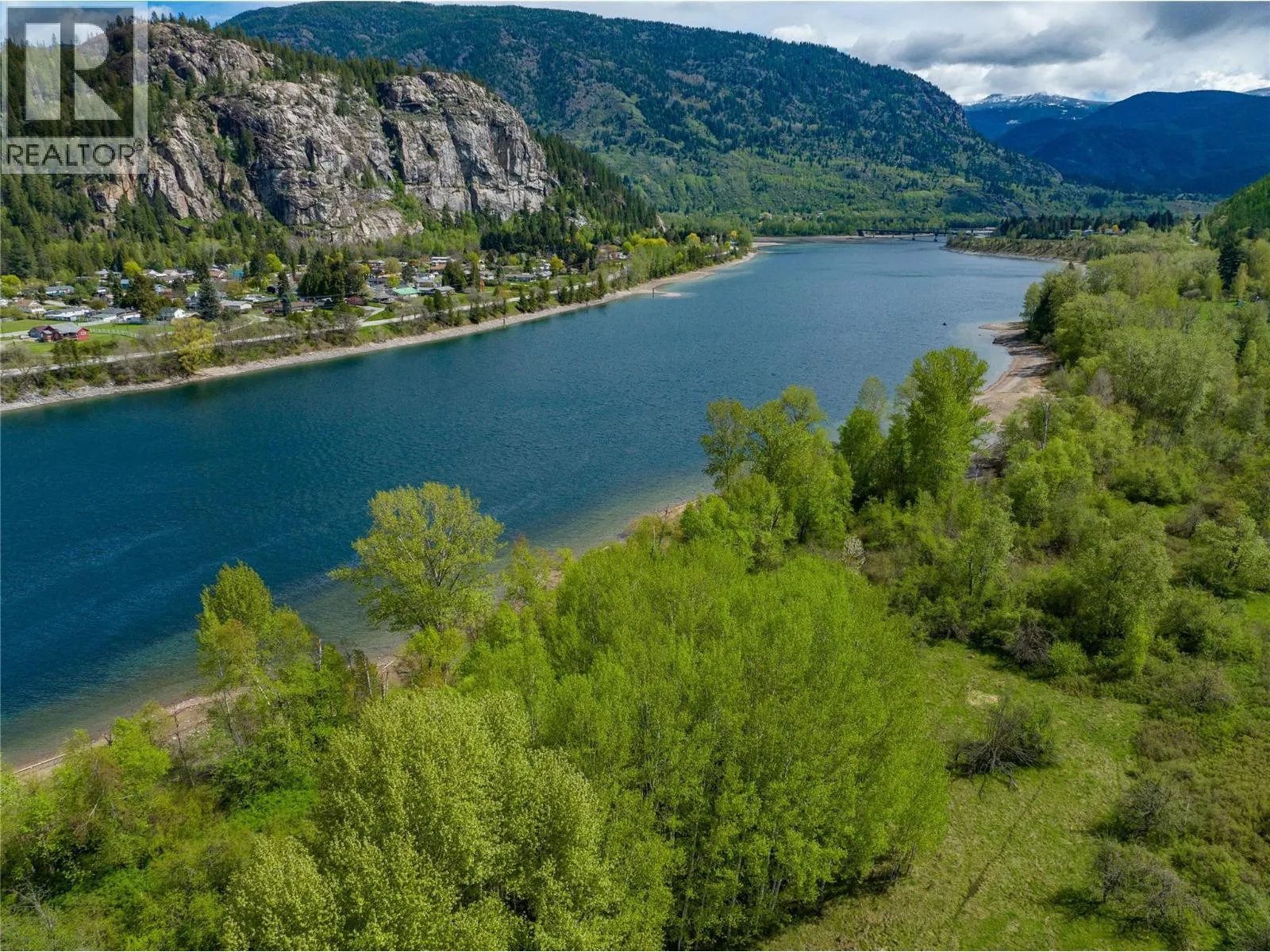 1601 ARROW LAKES Drive