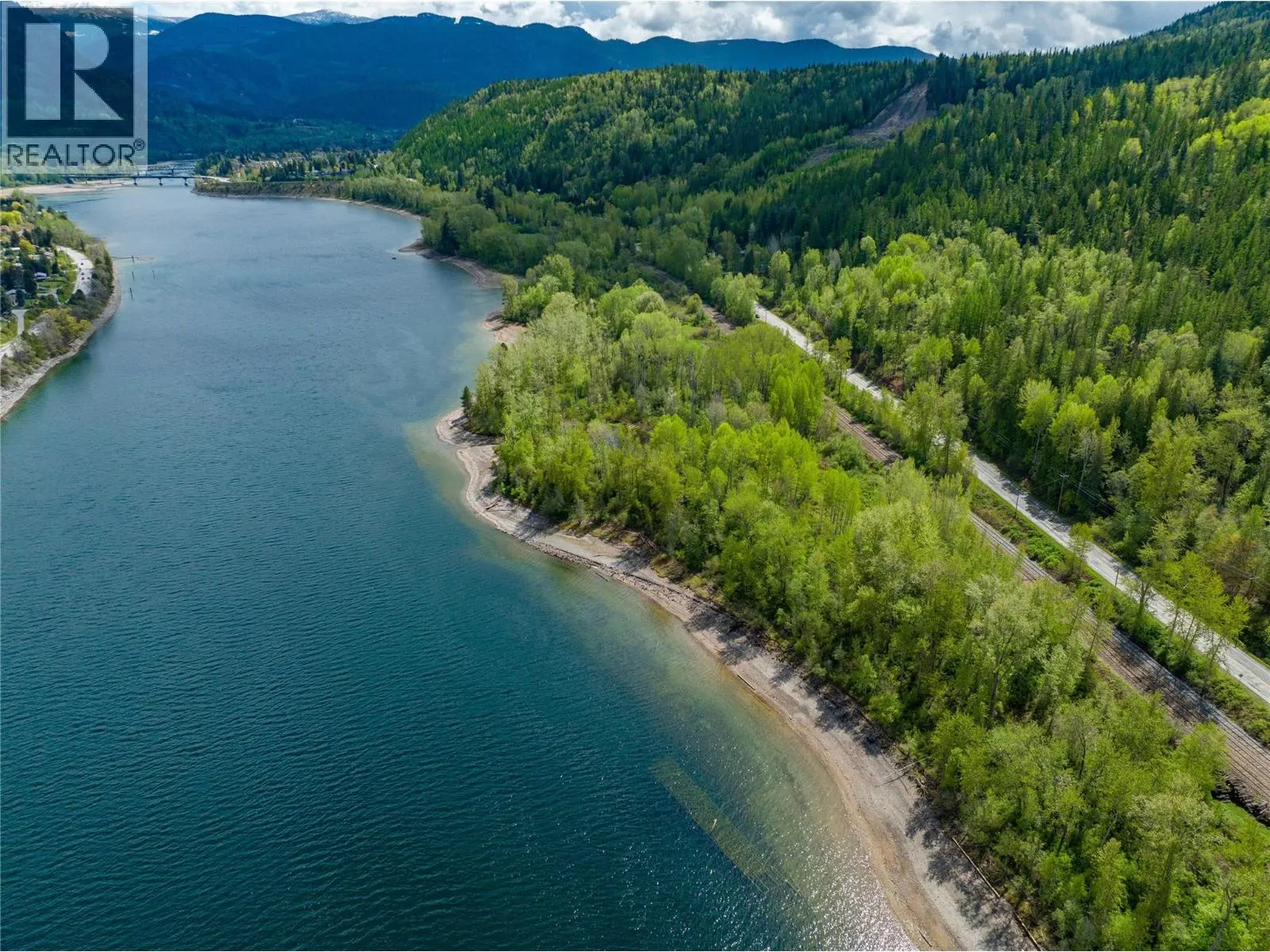 1601 ARROW LAKES Drive