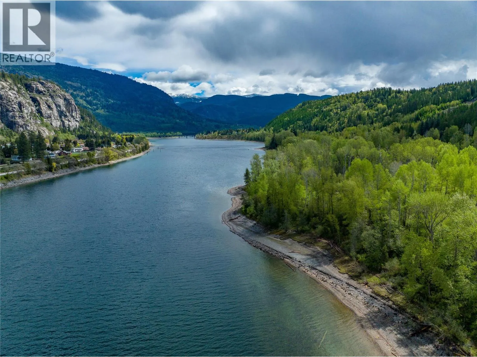 1601 ARROW LAKES Drive