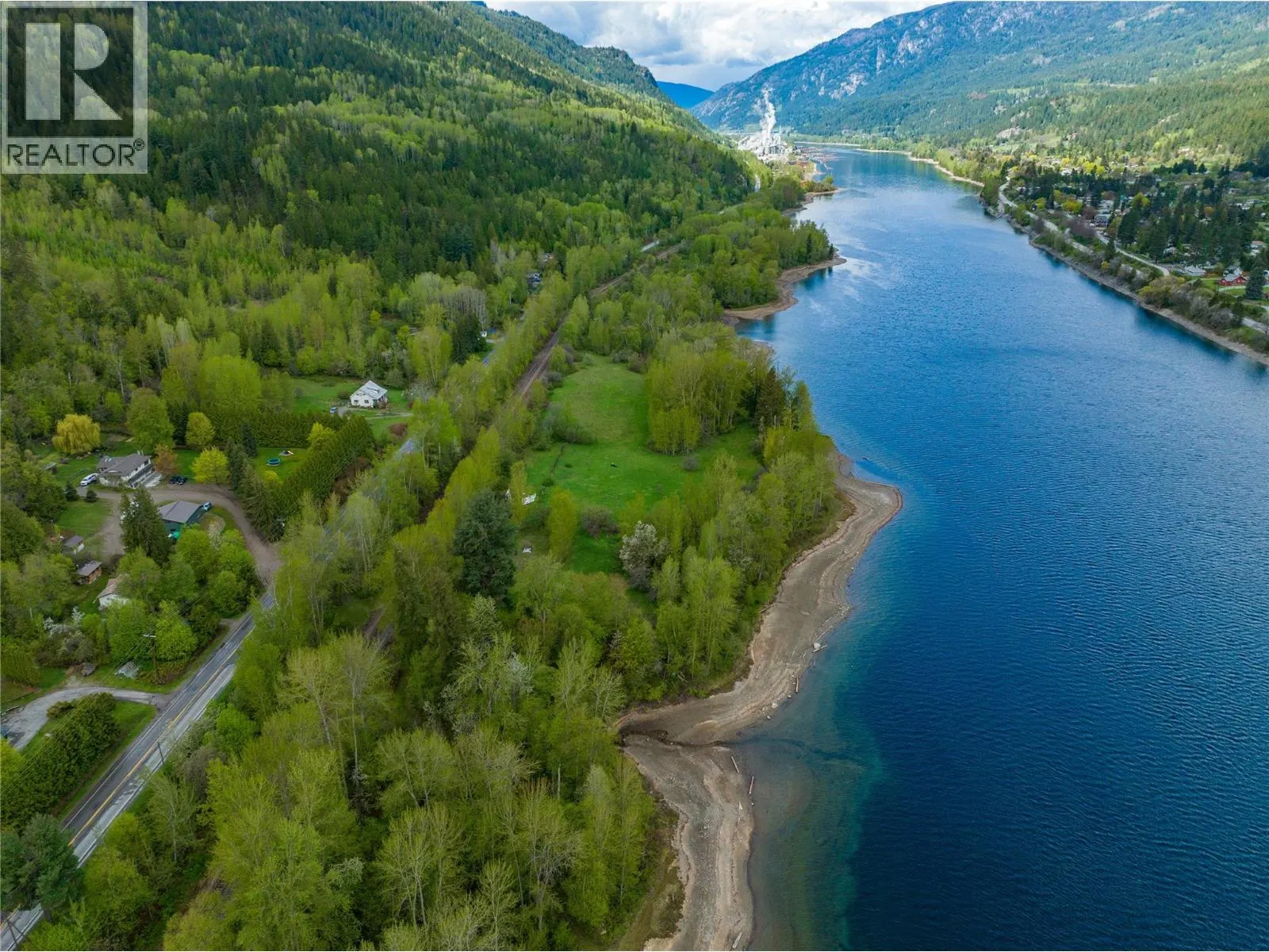 1601 ARROW LAKES Drive