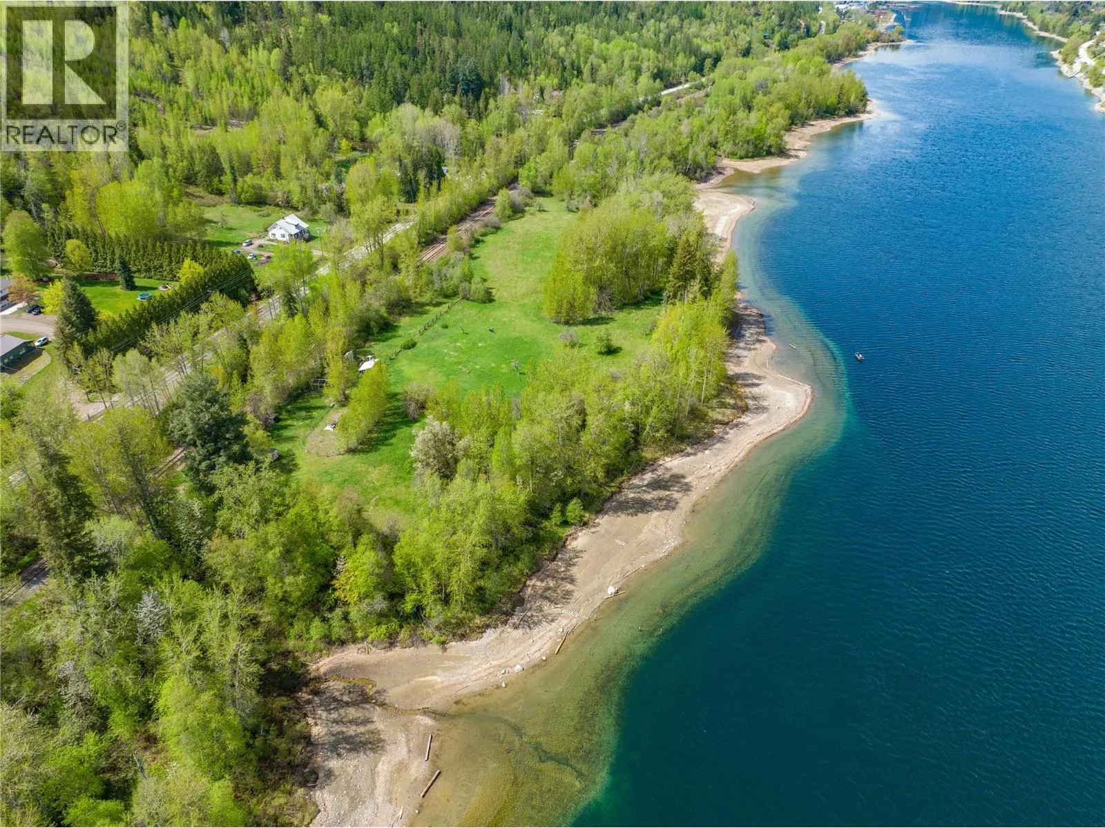 1601 ARROW LAKES Drive