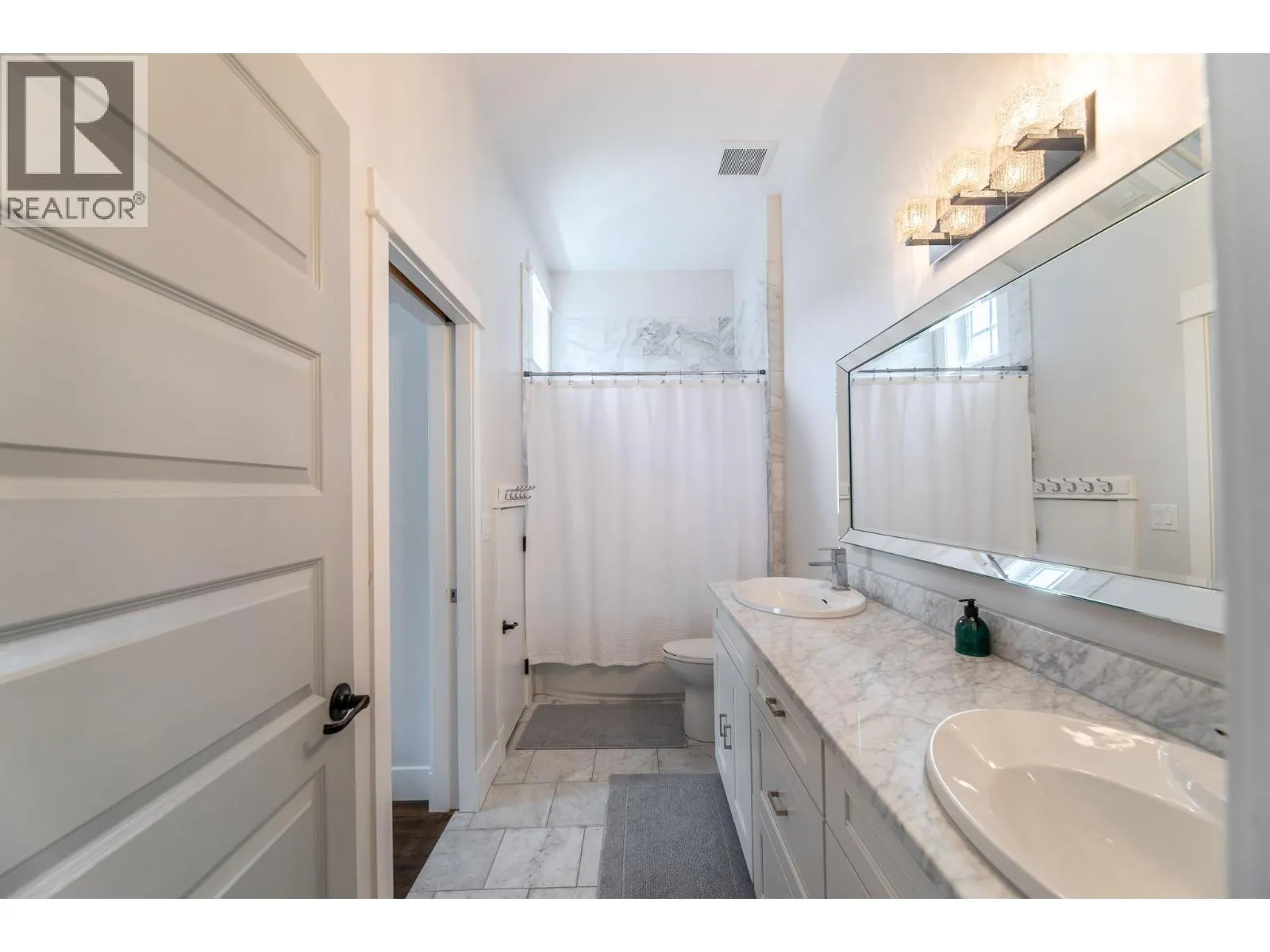15419 Lakeshore Drive N Unit# 11