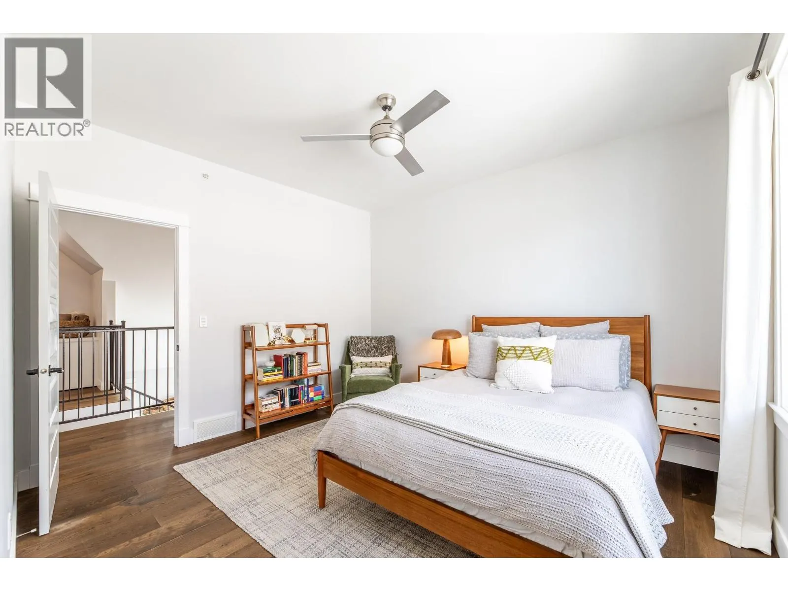 15419 Lakeshore Drive N Unit# 11