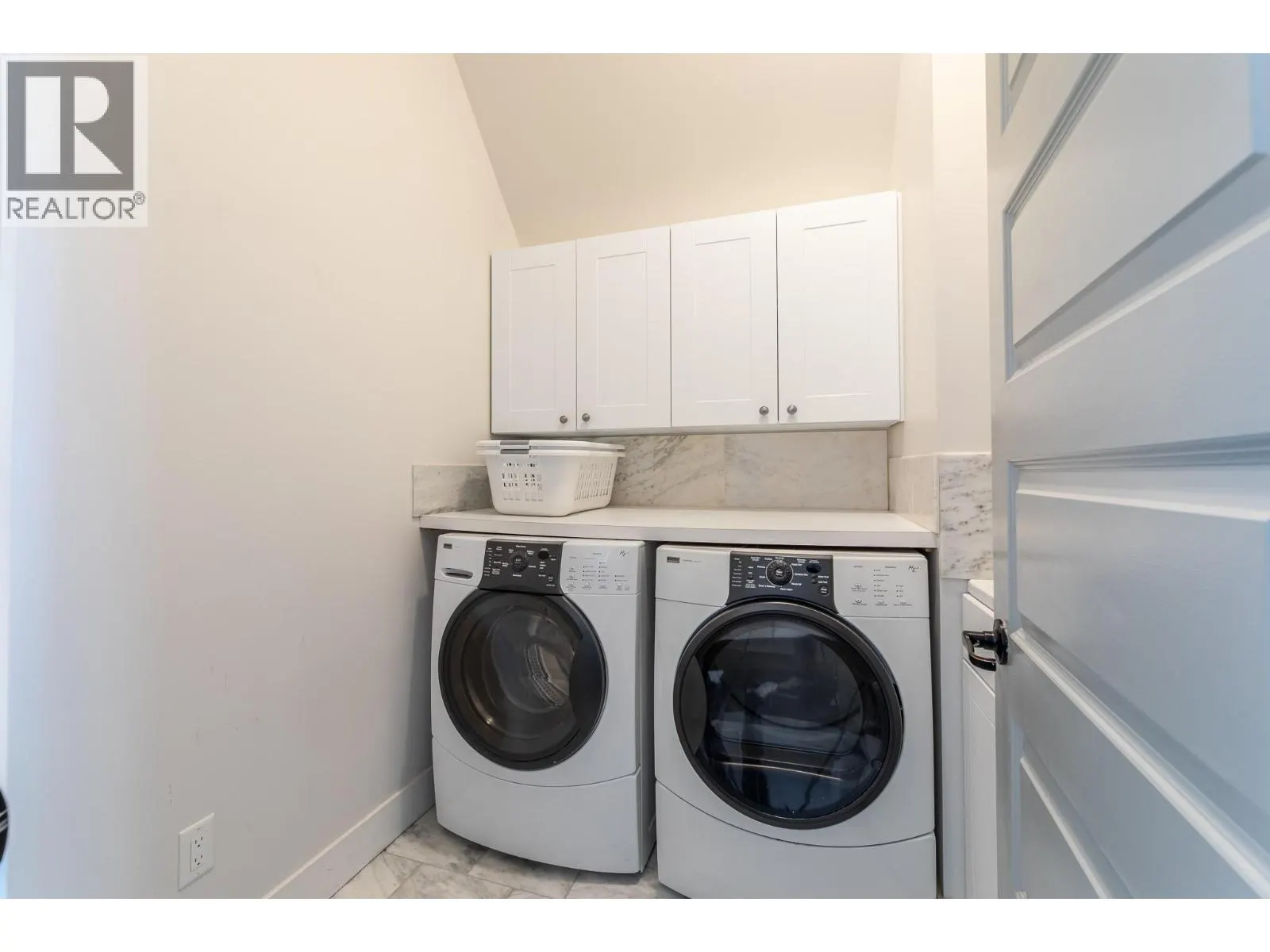 15419 Lakeshore Drive N Unit# 11