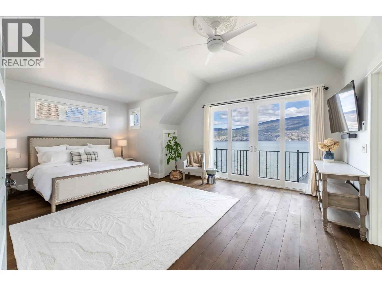 15419 Lakeshore Drive N Unit# 11