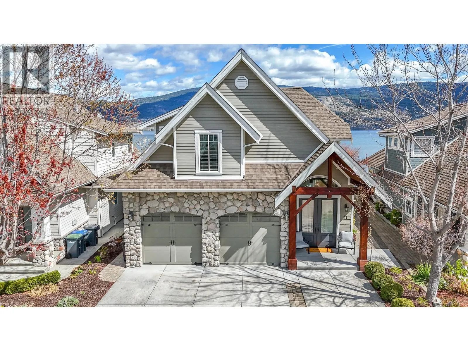 15419 Lakeshore Drive N Unit# 11