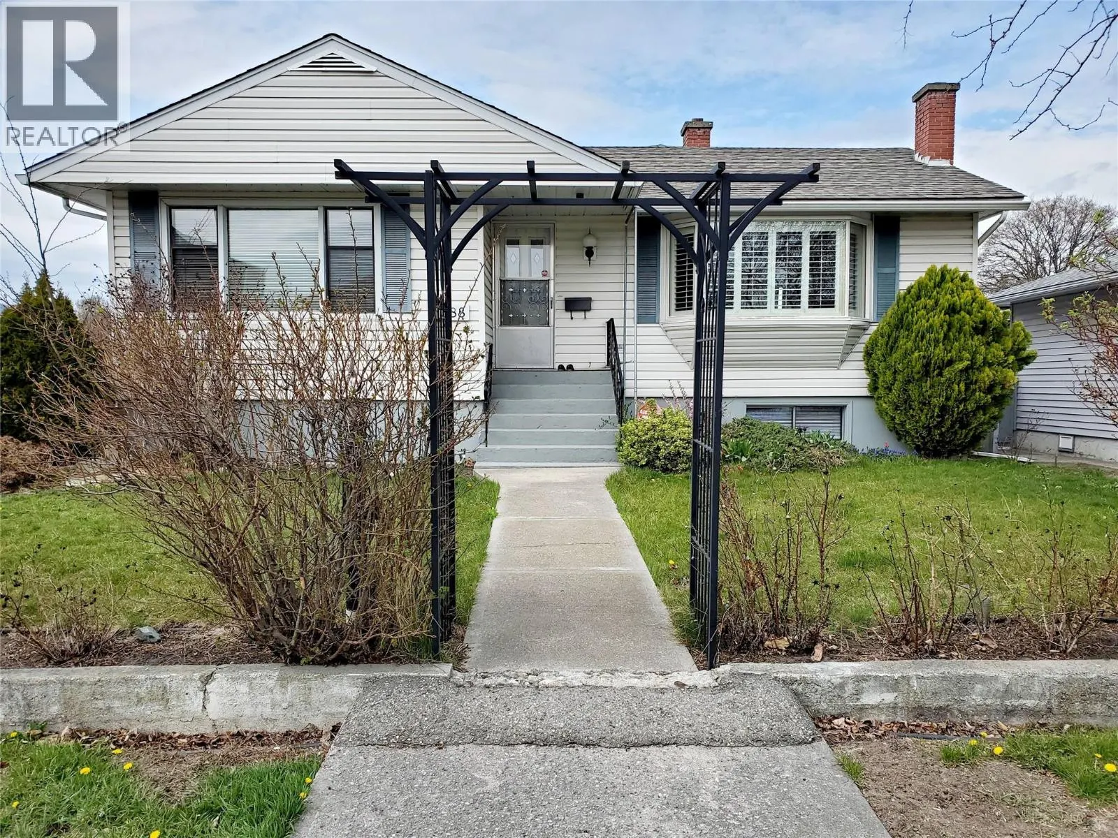 588/598 Royal Avenue