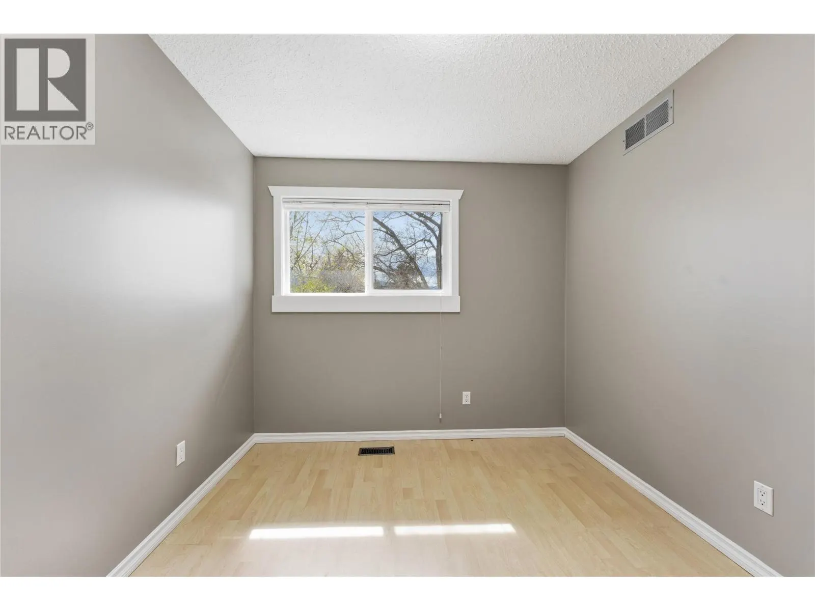 2100 43 Avenue Unit# 205