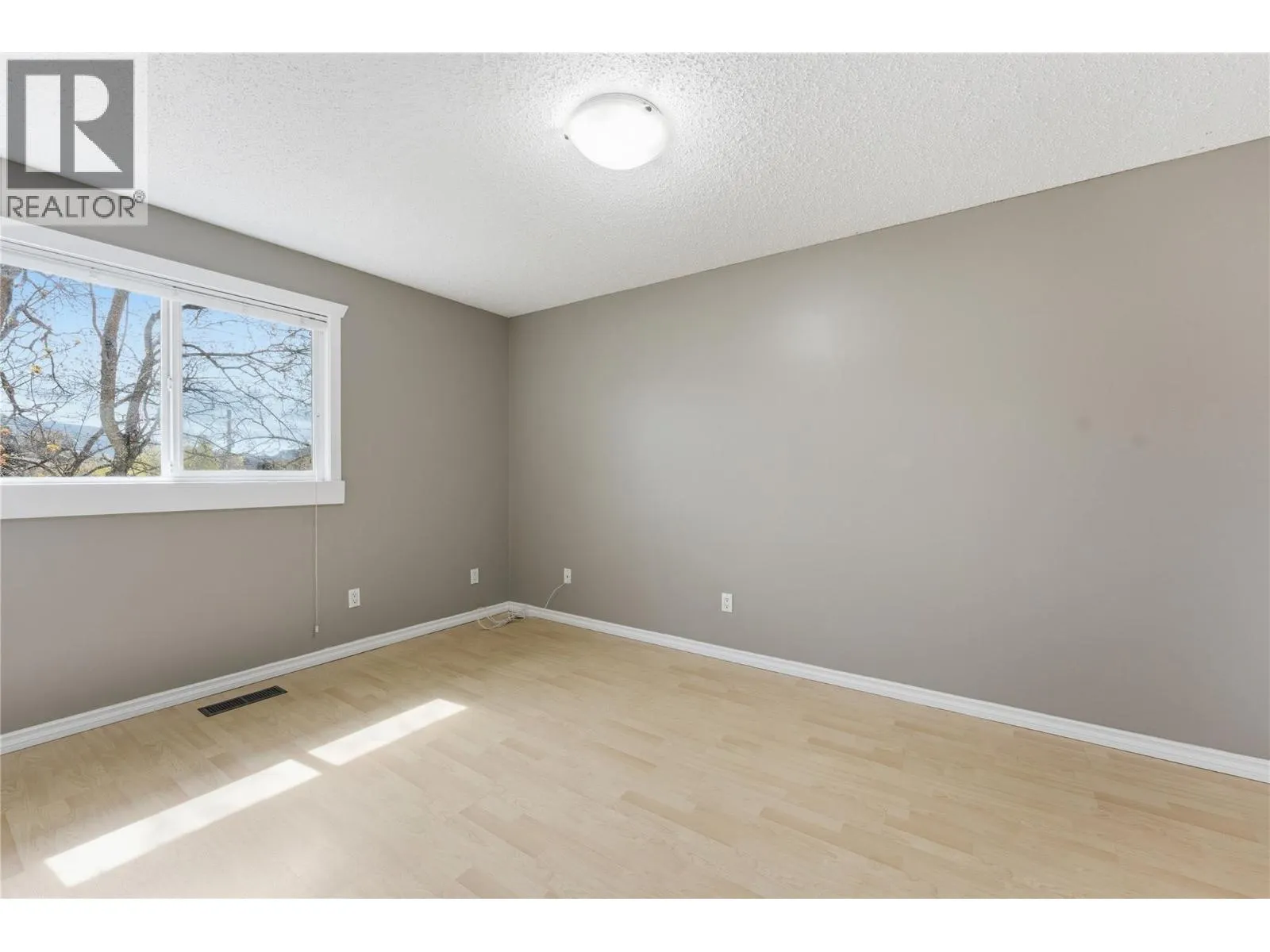 2100 43 Avenue Unit# 205