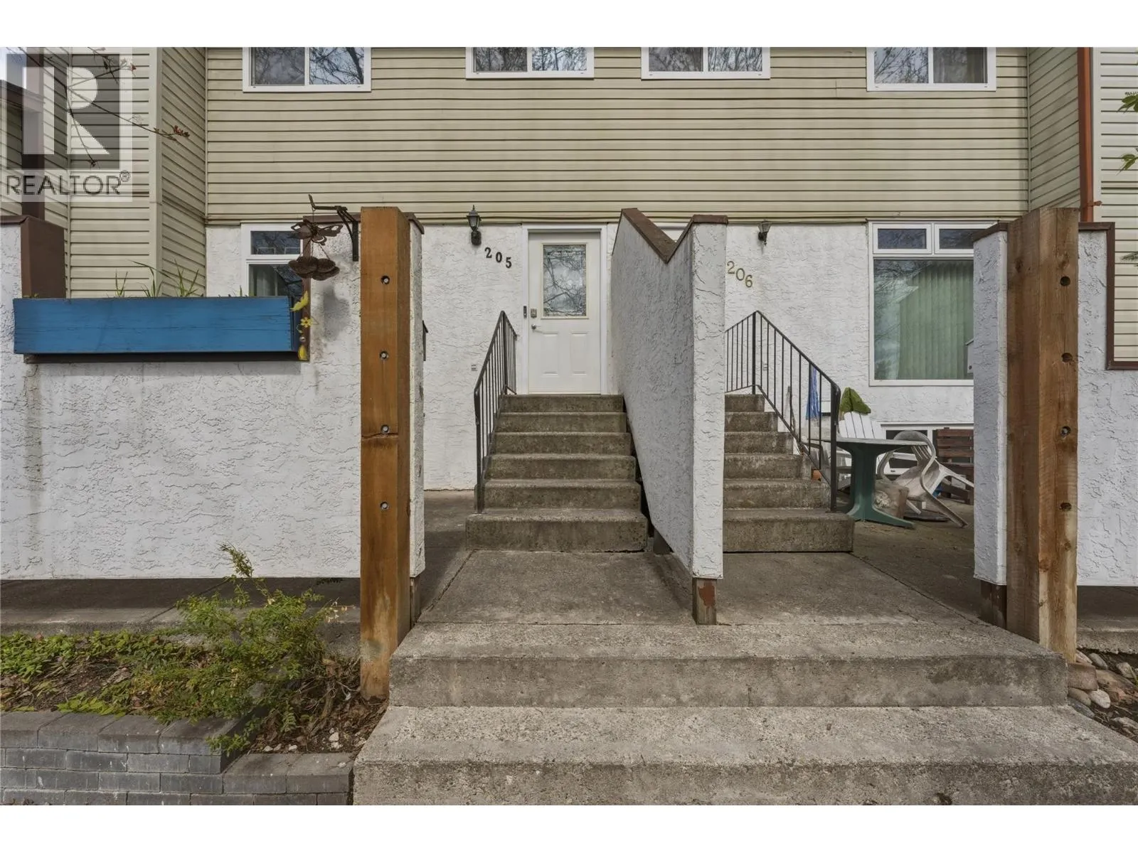 2100 43 Avenue Unit# 205