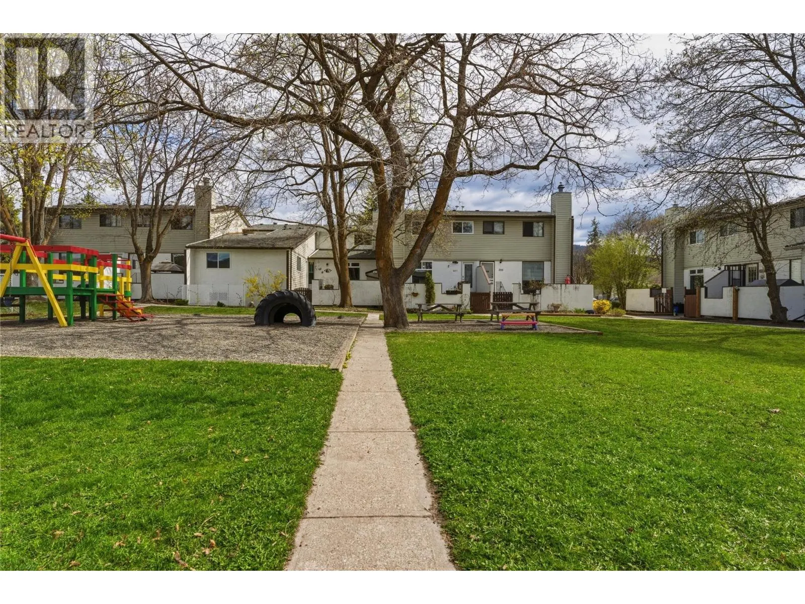 2100 43 Avenue Unit# 205