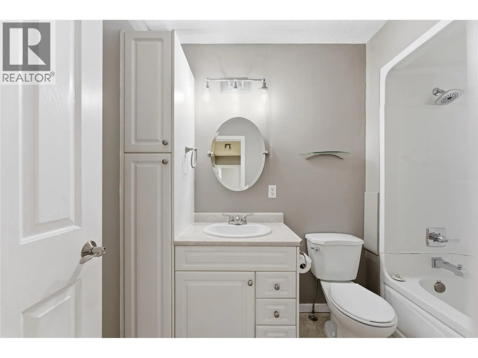 2100 43 Avenue Unit# 205