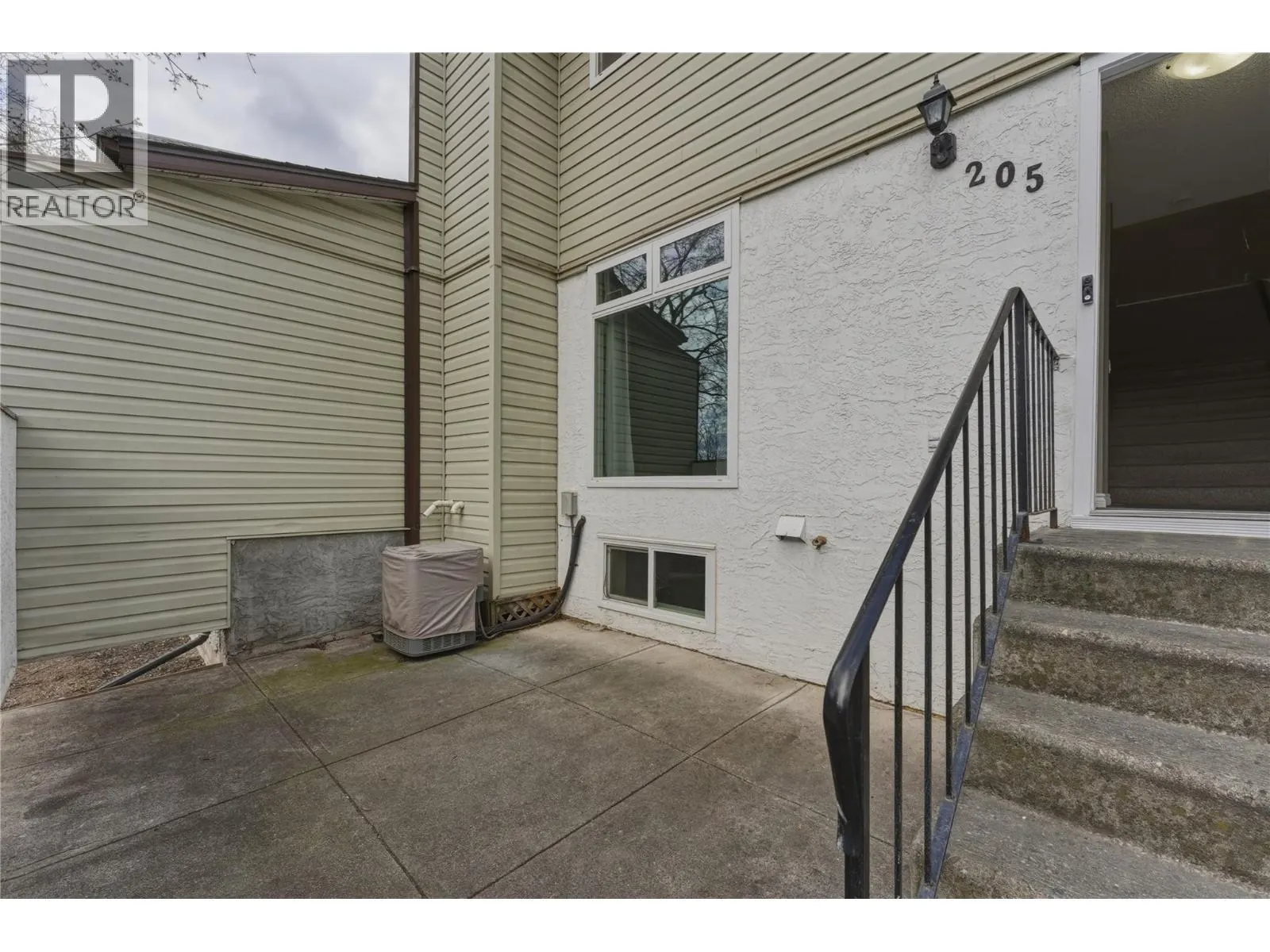 2100 43 Avenue Unit# 205