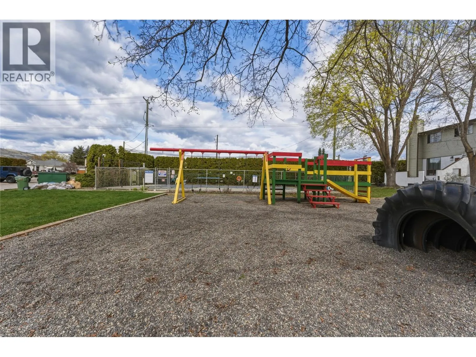 2100 43 Avenue Unit# 205