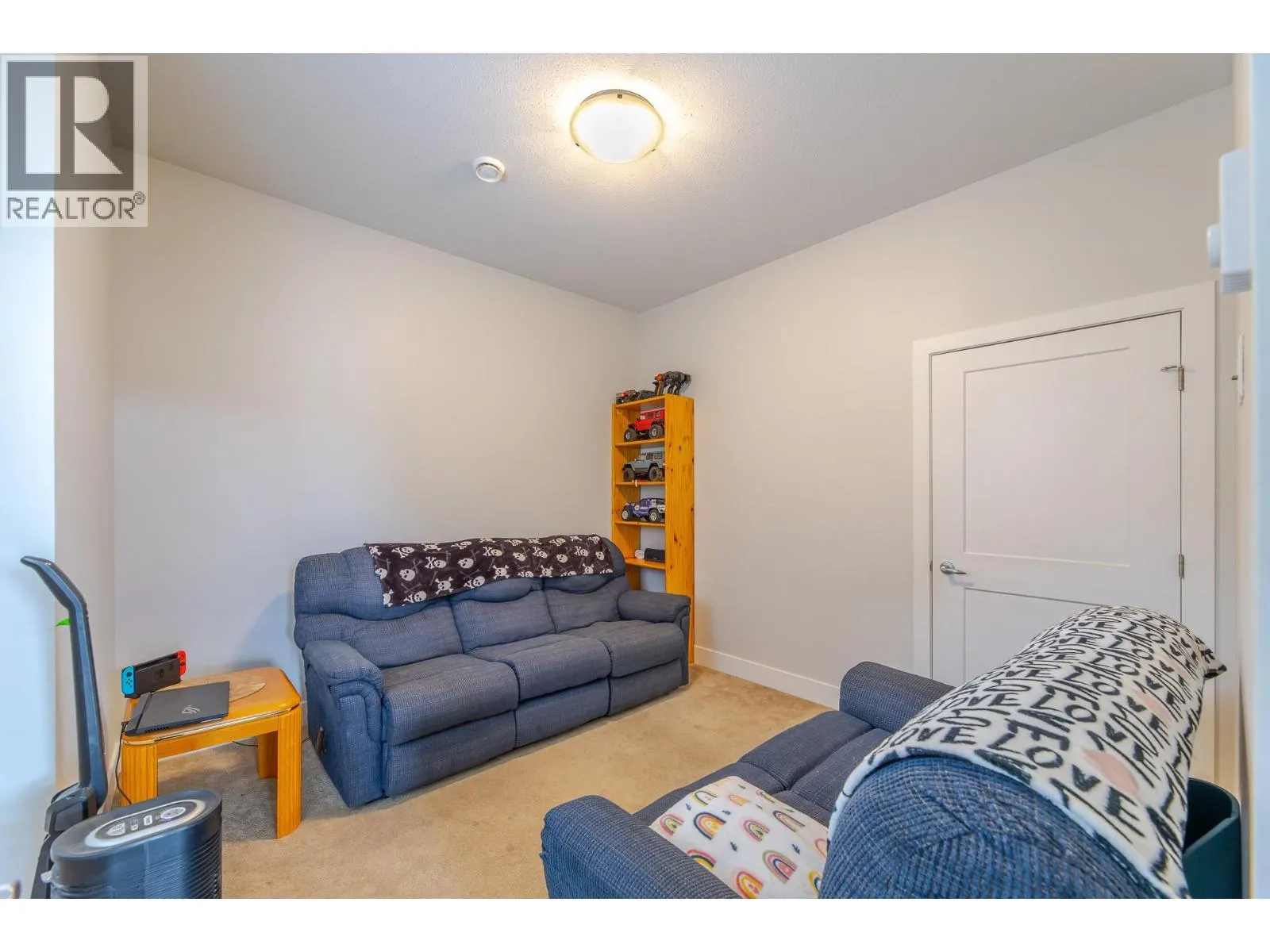 8738 PALMER Place