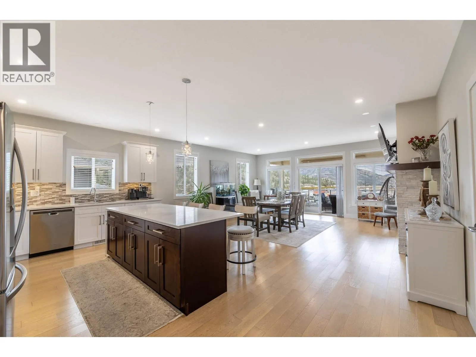 8738 PALMER Place