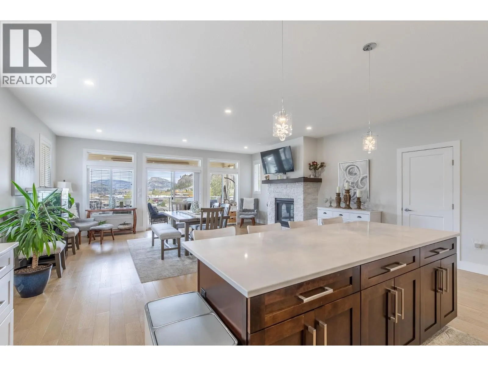 8738 PALMER Place